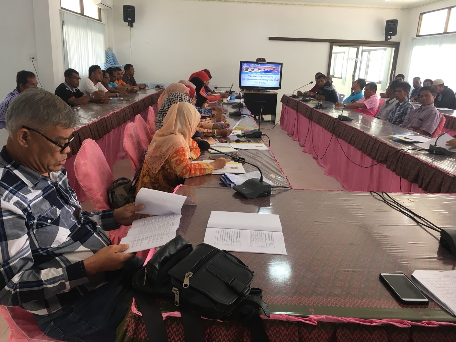 พช.ปัตตานี ขับเคลื่อนโครงการพัฒนาศักยภาพกองทุนแม่ของแผ่นดินในพื้นที่ อ.กะพ้อและ อ.ทุ่งยางแดง จังหวัดปัตตานี กิจกรรมประชุมเครือข่ายกองทุนแม่ของแผ่นดินสัญจร