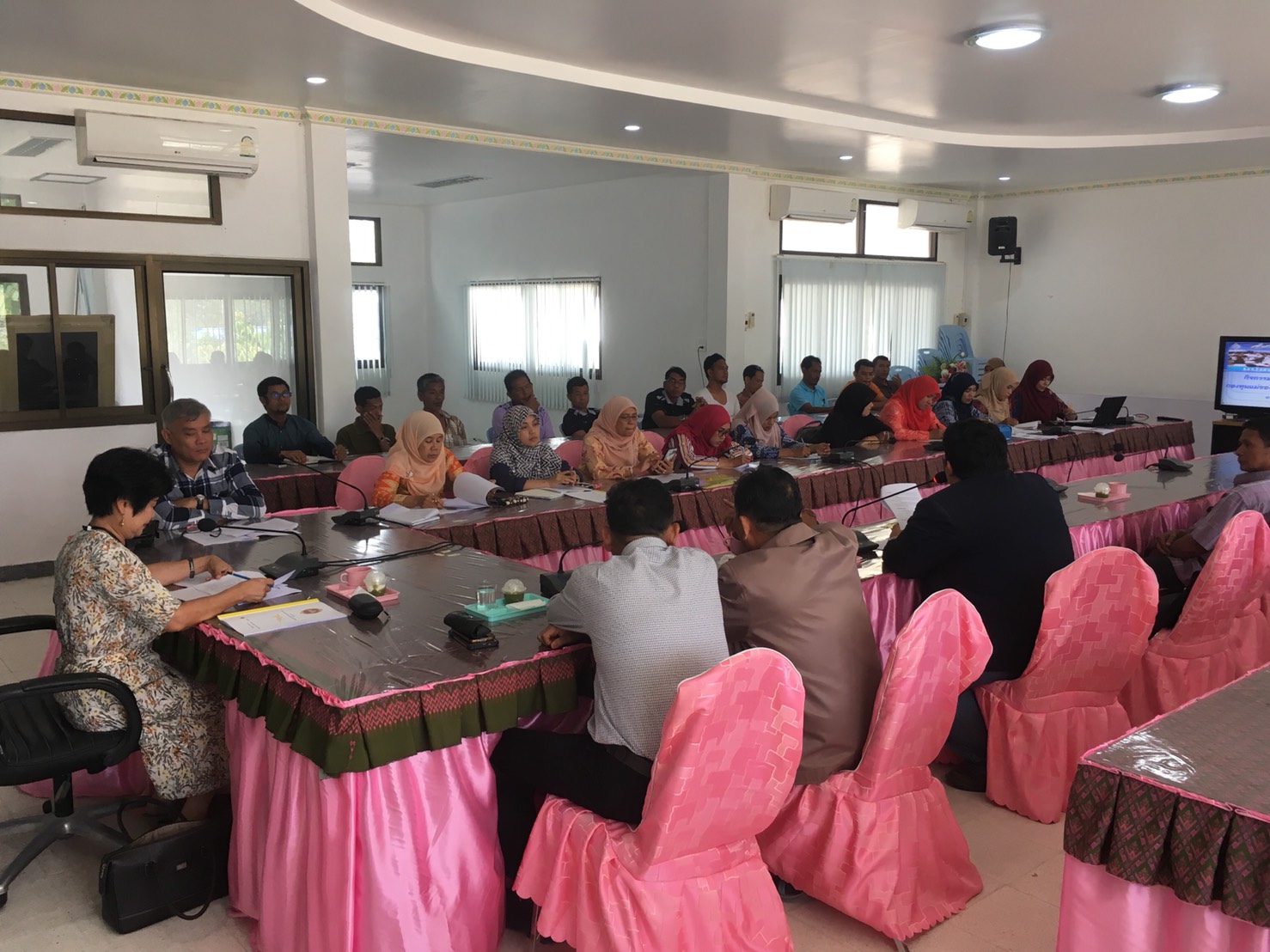 พช.ปัตตานี ขับเคลื่อนโครงการพัฒนาศักยภาพกองทุนแม่ของแผ่นดินในพื้นที่ อ.กะพ้อและ อ.ทุ่งยางแดง จังหวัดปัตตานี กิจกรรมประชุมเครือข่ายกองทุนแม่ของแผ่นดินสัญจร