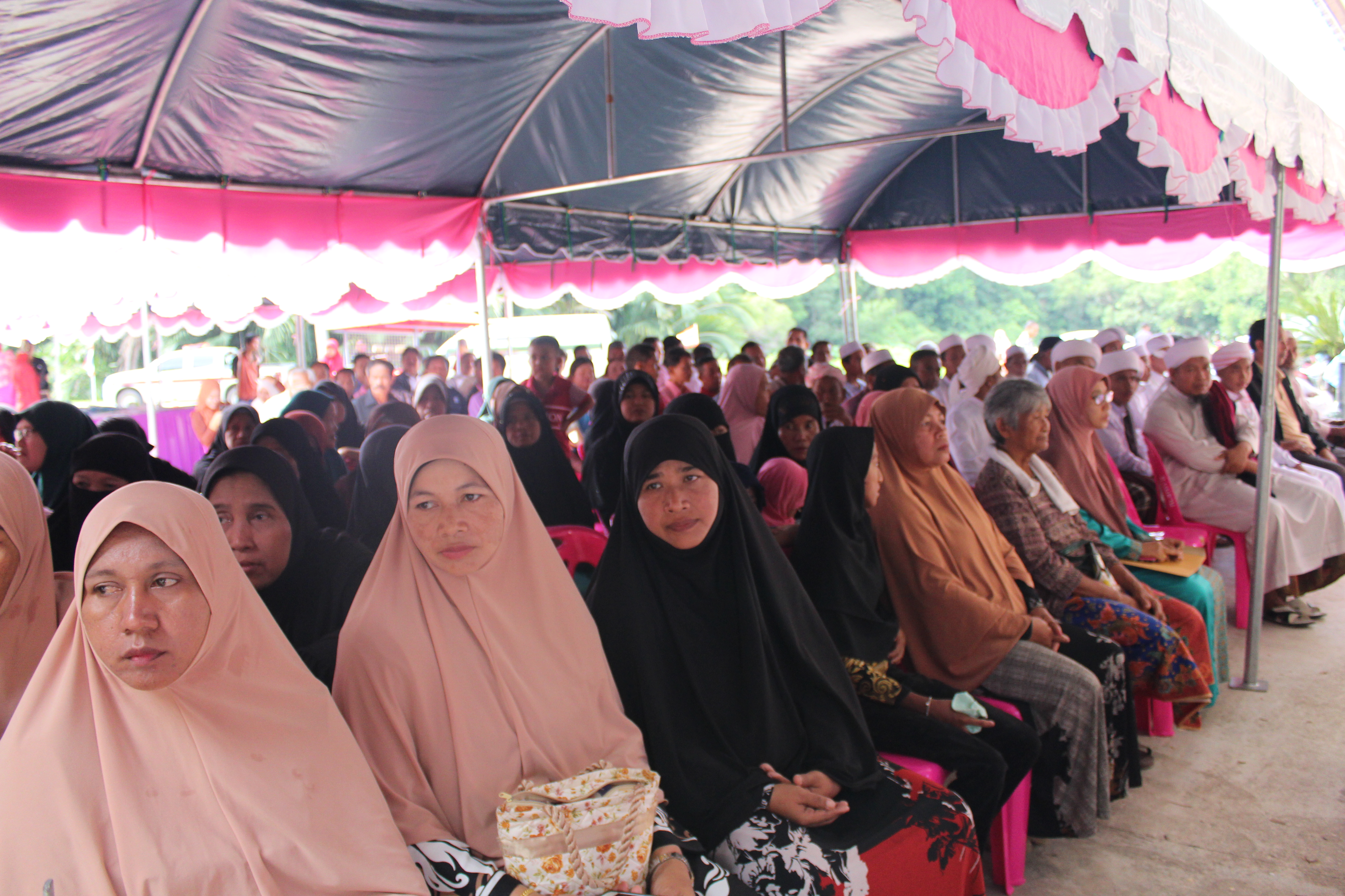 พช.ปัตตานี ลงพื้นที่ อ.แม่ลาน เพื่อตรวจเยี่ยมผลการดำเนินงานฯ และคัดสรรพื้นที่เป้าหมายฯ ดีเด่น ปี 2561