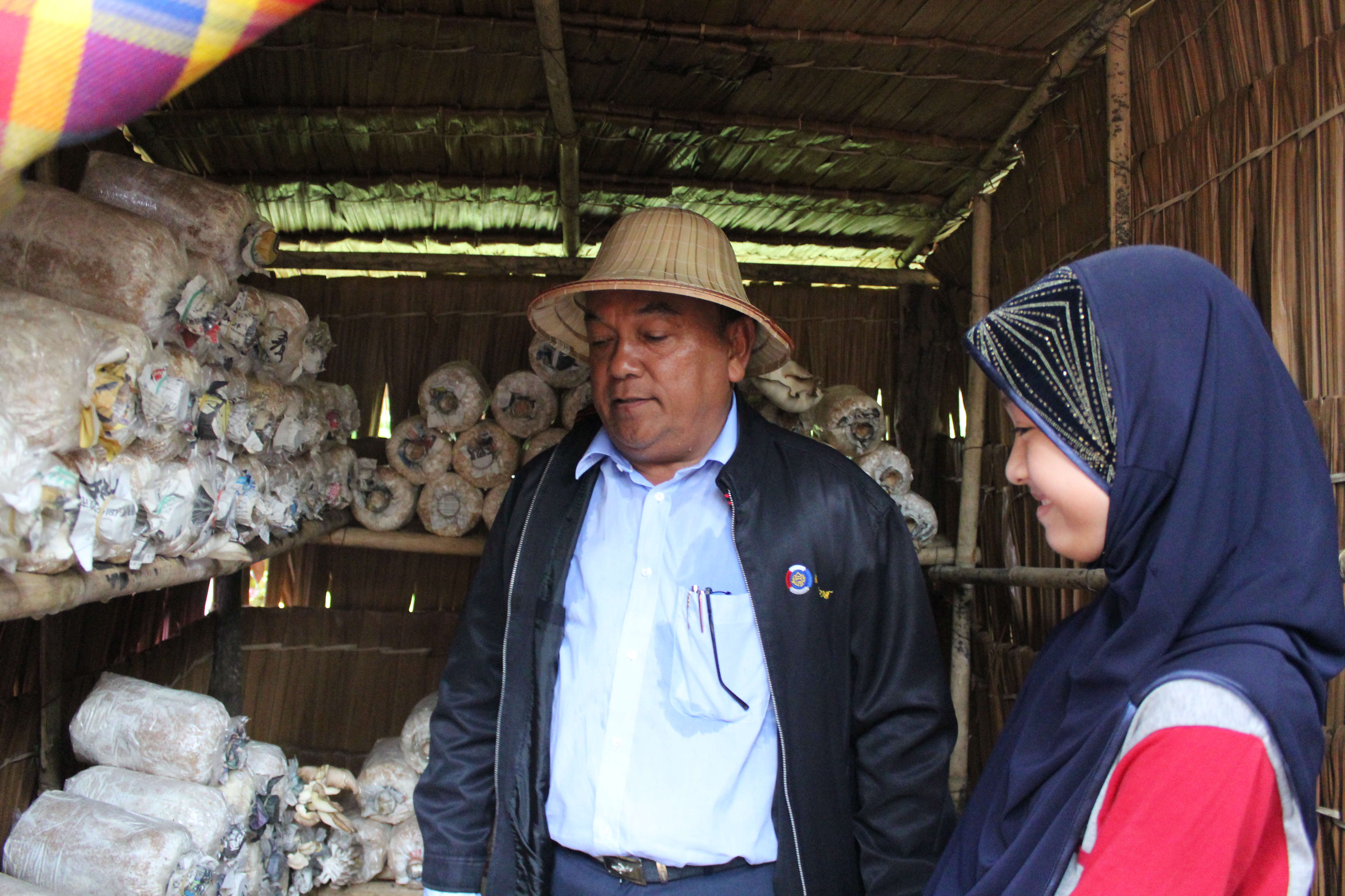 พช.ปัตตานี ลงพื้นที่ อ.แม่ลาน เพื่อตรวจเยี่ยมผลการดำเนินงานฯ และคัดสรรพื้นที่เป้าหมายฯ ดีเด่น ปี 2561