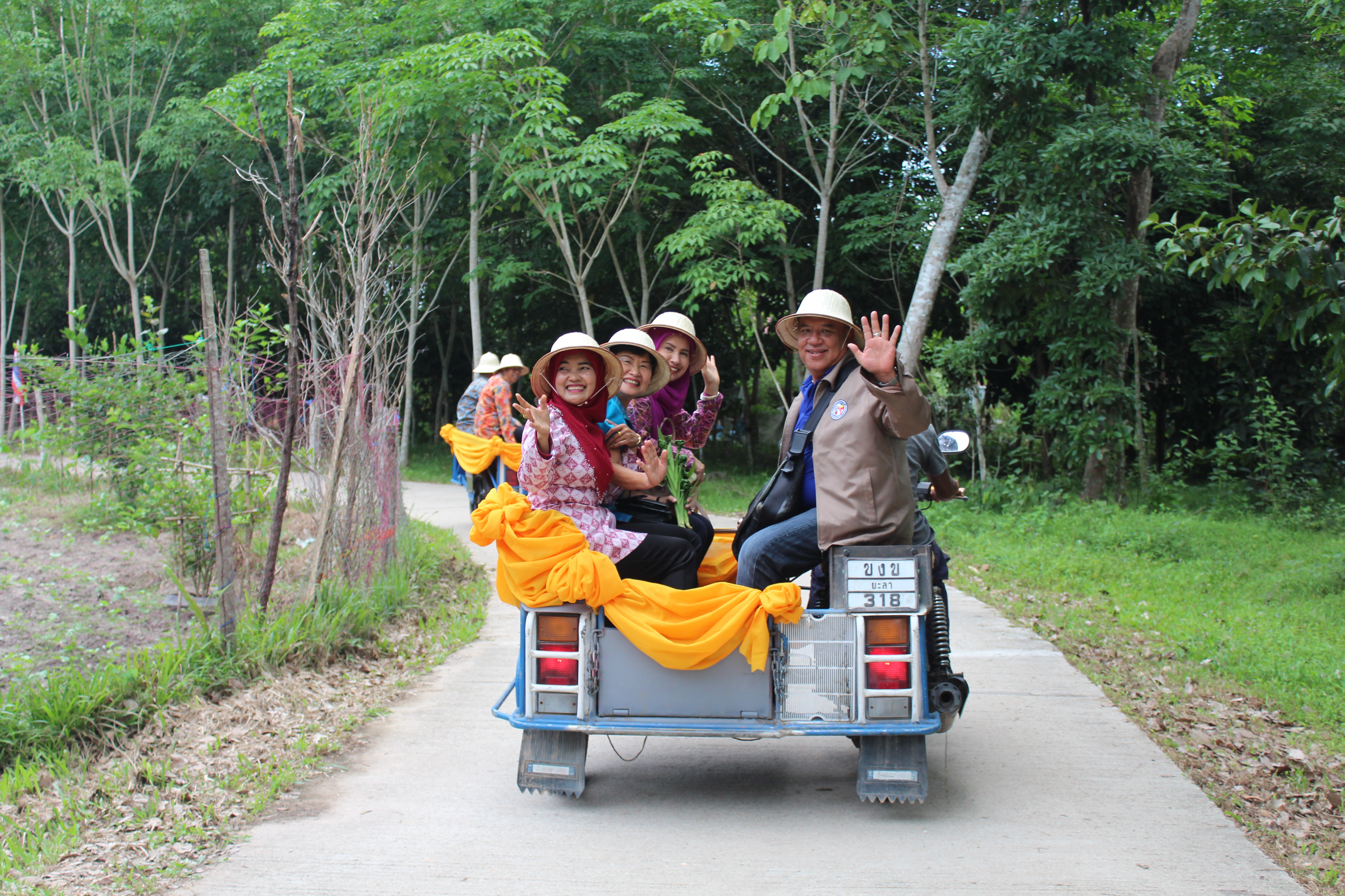 พช.ปัตตานี ลงพื้นที่ อ.แม่ลาน เพื่อตรวจเยี่ยมผลการดำเนินงานฯ และคัดสรรพื้นที่เป้าหมายฯ ดีเด่น ปี 2561