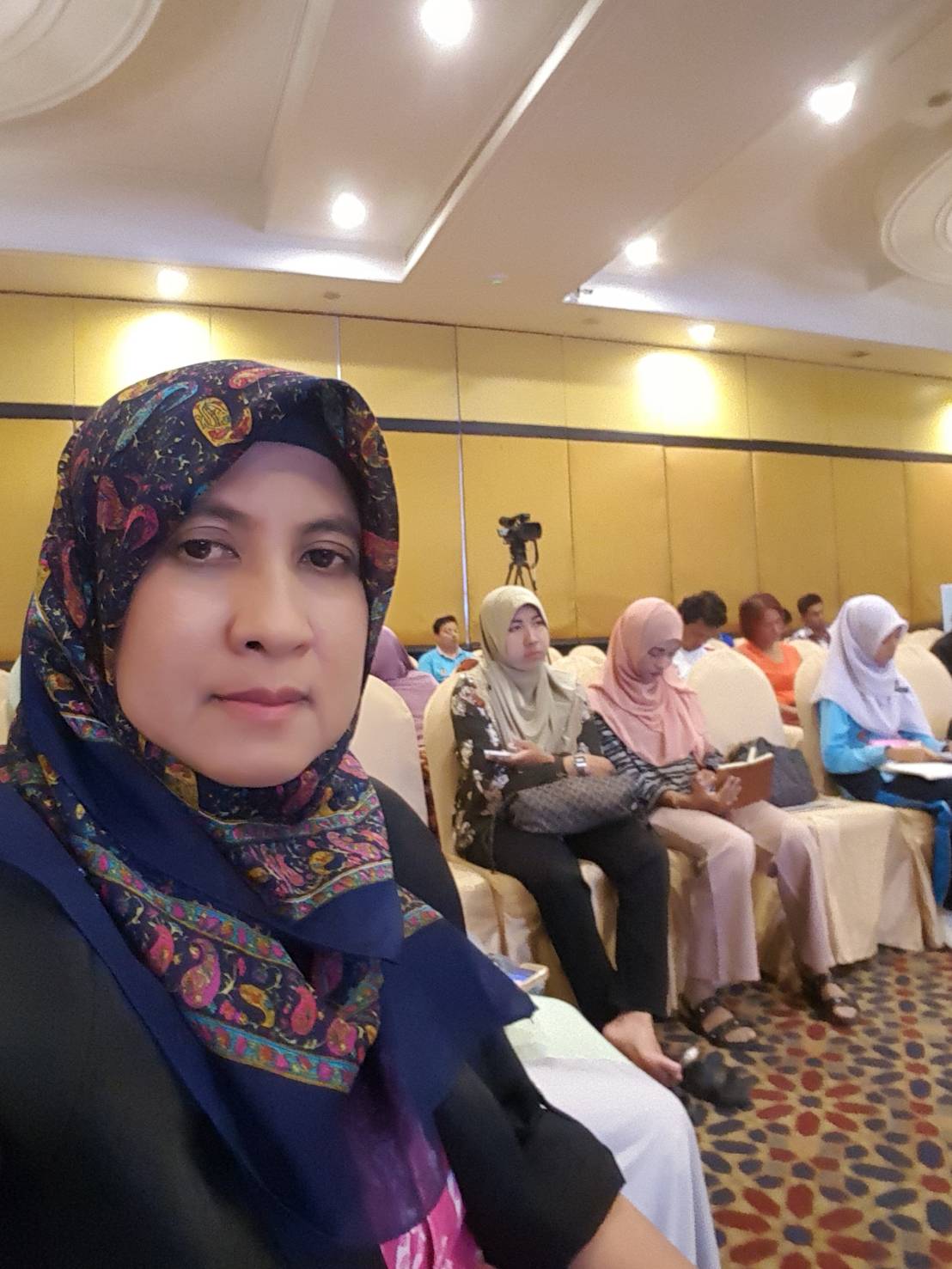 พช.ปัตตานี ร่วมเวทีสานพลังประชารัฐปัตตานีขับเคลื่อนเศรษฐกิจและสังคม (เวทีเสวนาสมุนไพรและแปรรูป)