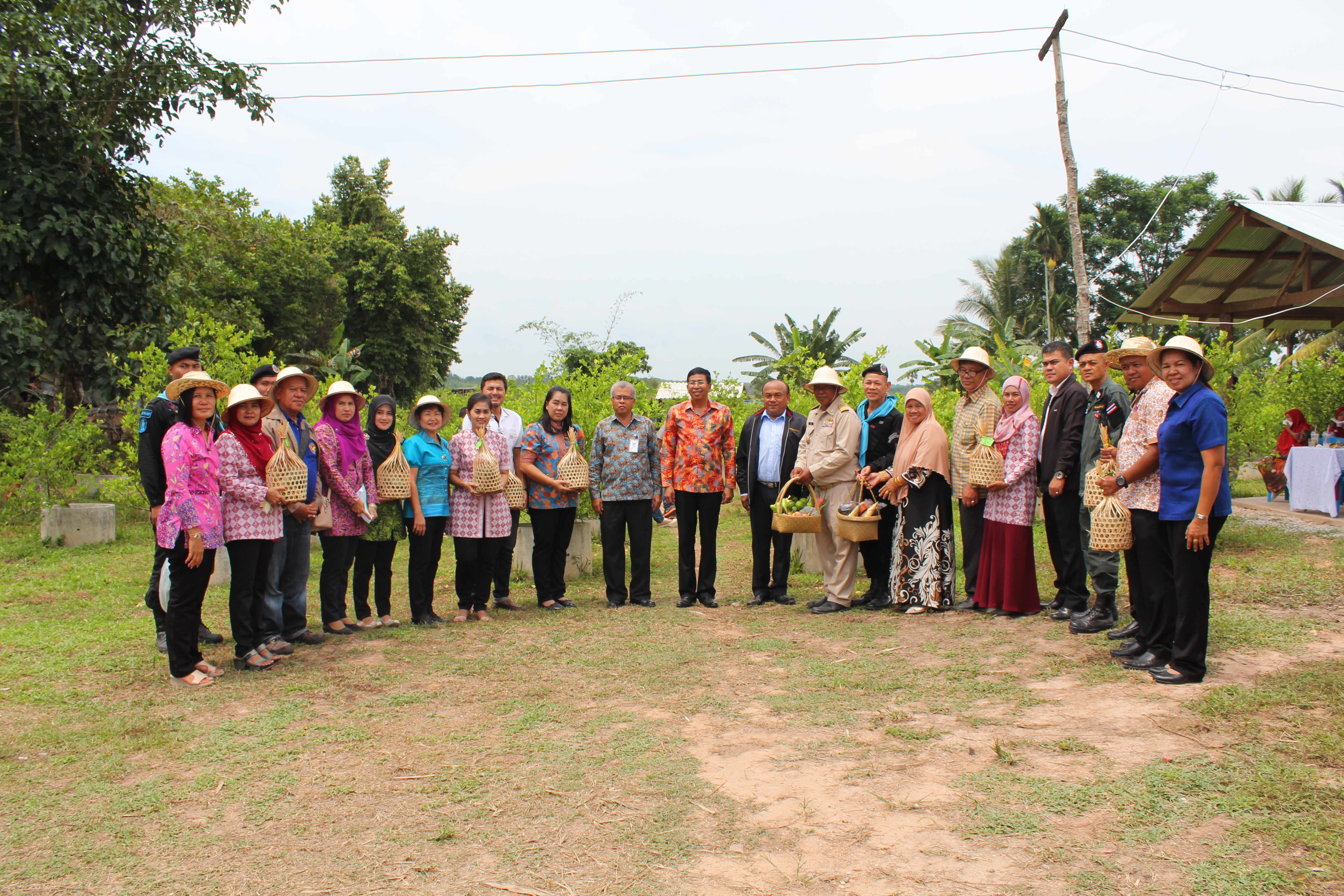 พช.ปัตตานี ลงพื้นที่ อ.แม่ลาน เพื่อตรวจเยี่ยมผลการดำเนินงานฯ และคัดสรรพื้นที่เป้าหมายฯ ดีเด่น ปี 2561