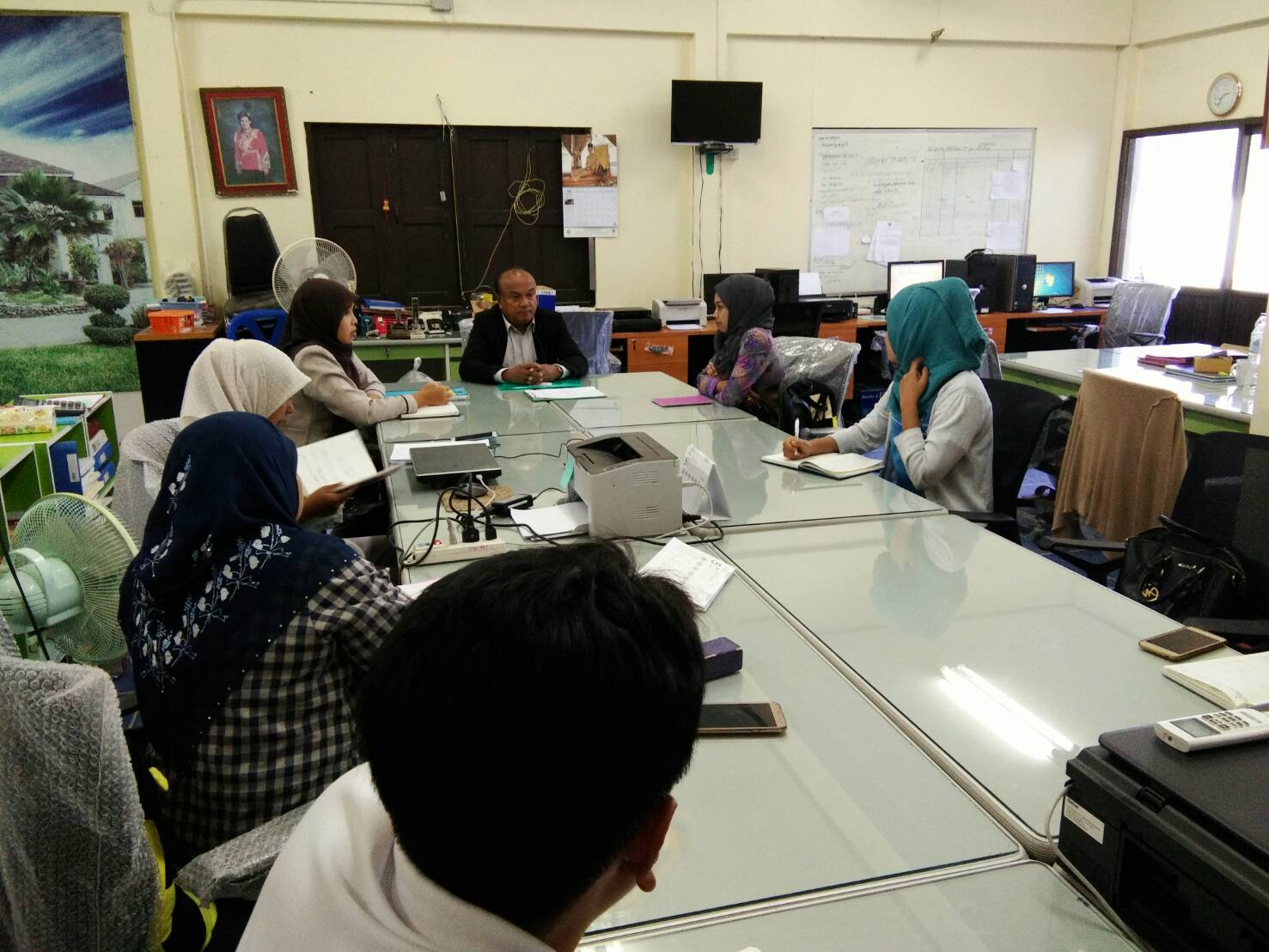 นายสุริยะ กิติบุญญา  พัฒนาการจังหวัดปัตตานี  พบปะให้แนวทางในการปฏิบัติราชการแก่เจ้าหน้าที่พัฒนาชุมชนฯ