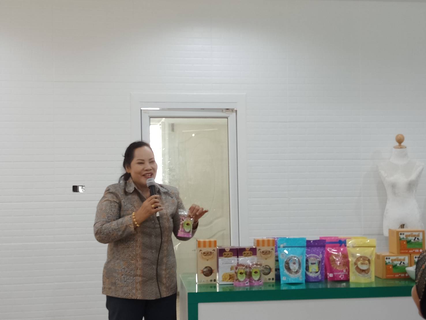 พช.ปัตตานี ร่วมกับ บ.ประชารัฐรักสามัคคีปัตตานี (วิสาหกิจเพื่อสังคม) จำกัด จัดกิจกรรมเเลกเปลี่นเรียนรู้กับตัวแทนวิสาหกิจชุมชน