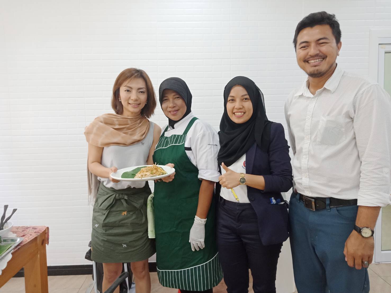 พช.ปัตตานี ร่วมกับ บ.ประชารัฐรักสามัคคีปัตตานี (วิสาหกิจเพื่อสังคม) จำกัด จัดกิจกรรมเเลกเปลี่นเรียนรู้กับตัวแทนวิสาหกิจชุมชน