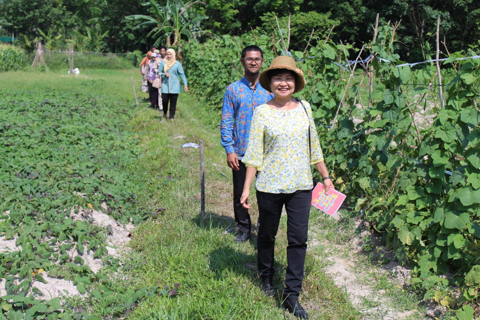 พช.ปัตตานี ลงพื้นที่ อ.กะพ้อ เพื่อตรวจเยี่ยมผลการดำเนินงานฯ และคัดสรรพื้นที่เป้าหมายฯ ดีเด่น ปี 2561