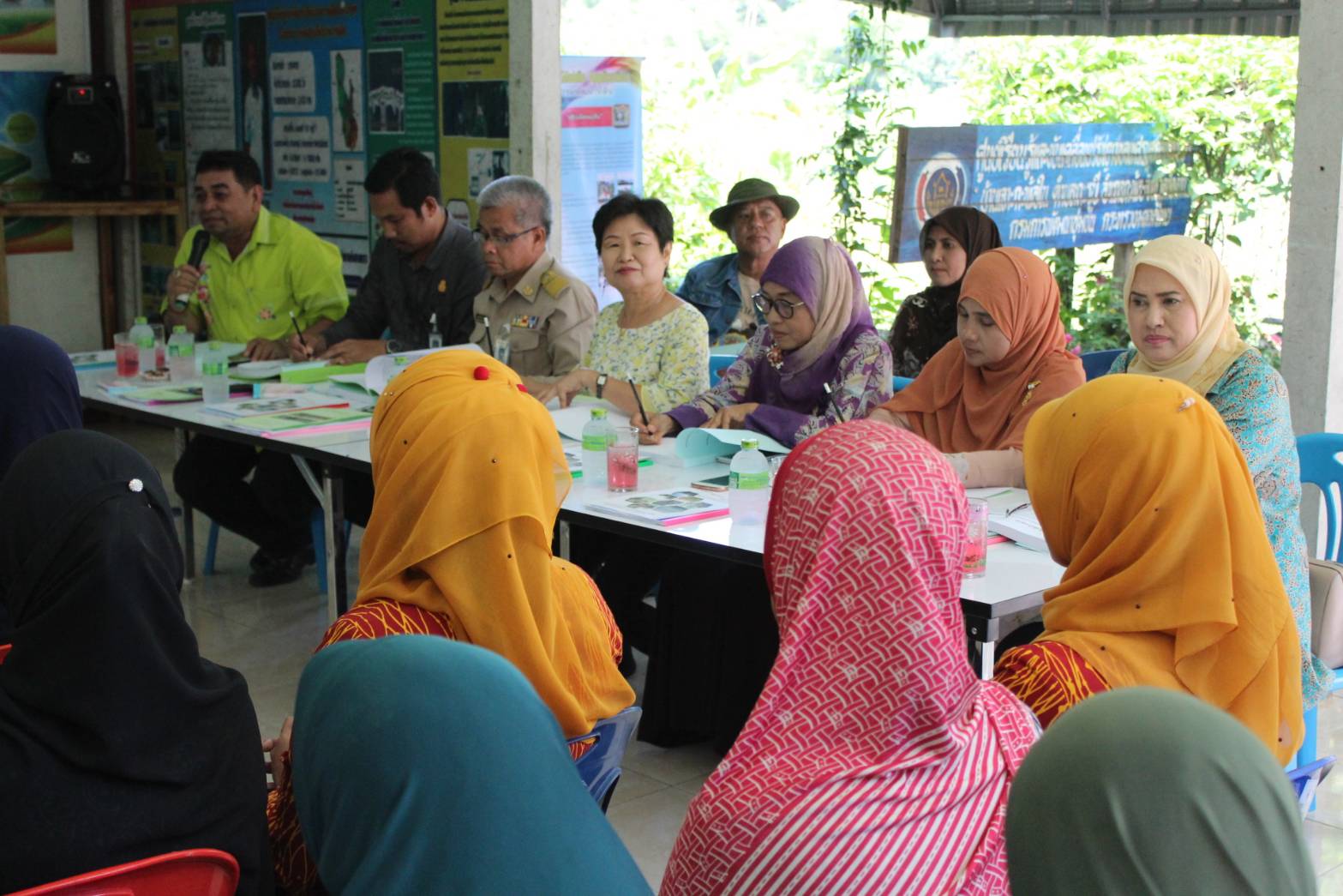 พช.ปัตตานี ลงพื้นที่ อ.กะพ้อ เพื่อตรวจเยี่ยมผลการดำเนินงานฯ และคัดสรรพื้นที่เป้าหมายฯ ดีเด่น ปี 2561