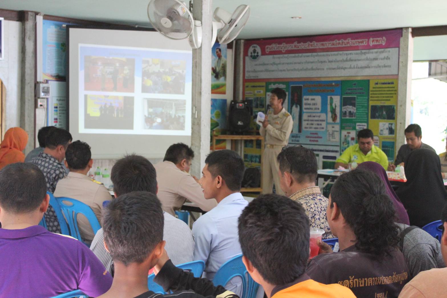 พช.ปัตตานี ลงพื้นที่ อ.กะพ้อ เพื่อตรวจเยี่ยมผลการดำเนินงานฯ และคัดสรรพื้นที่เป้าหมายฯ ดีเด่น ปี 2561