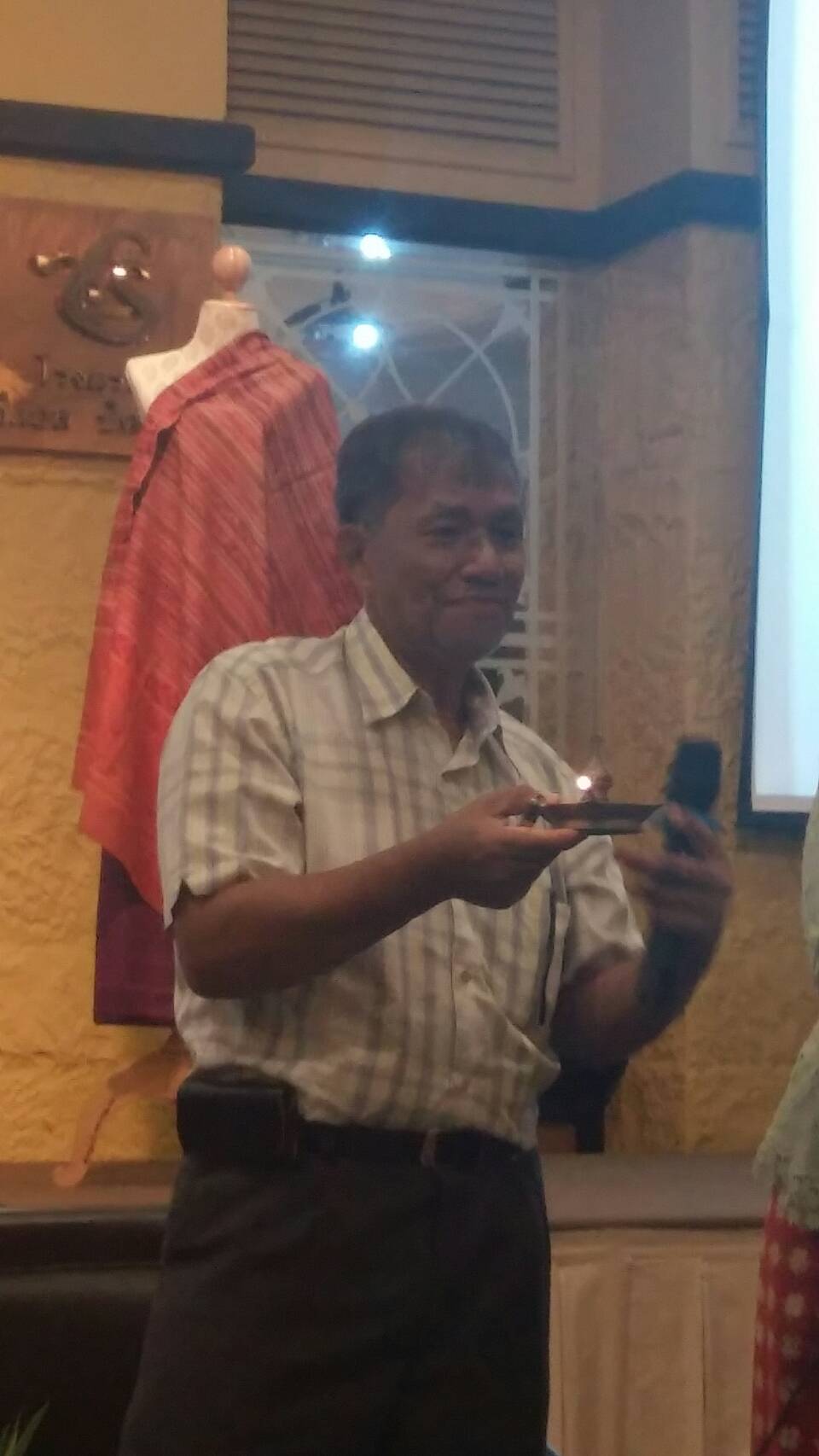 กิจกรรมเวทีสานพลังประชารัฐปัตตานีขับเคลื่อนเศรษฐกิจและสังคม “พลังวิจัยและนวัตกรรมนำเศรษฐกิจยุคใหม่สู่ภาคใต้ชายแดน” หัวข้อ ผ้าและสิ่งทอพื้นถิ่น : การเพิ่มมูลค่าผ้าท้องถิ่นปัตตานี