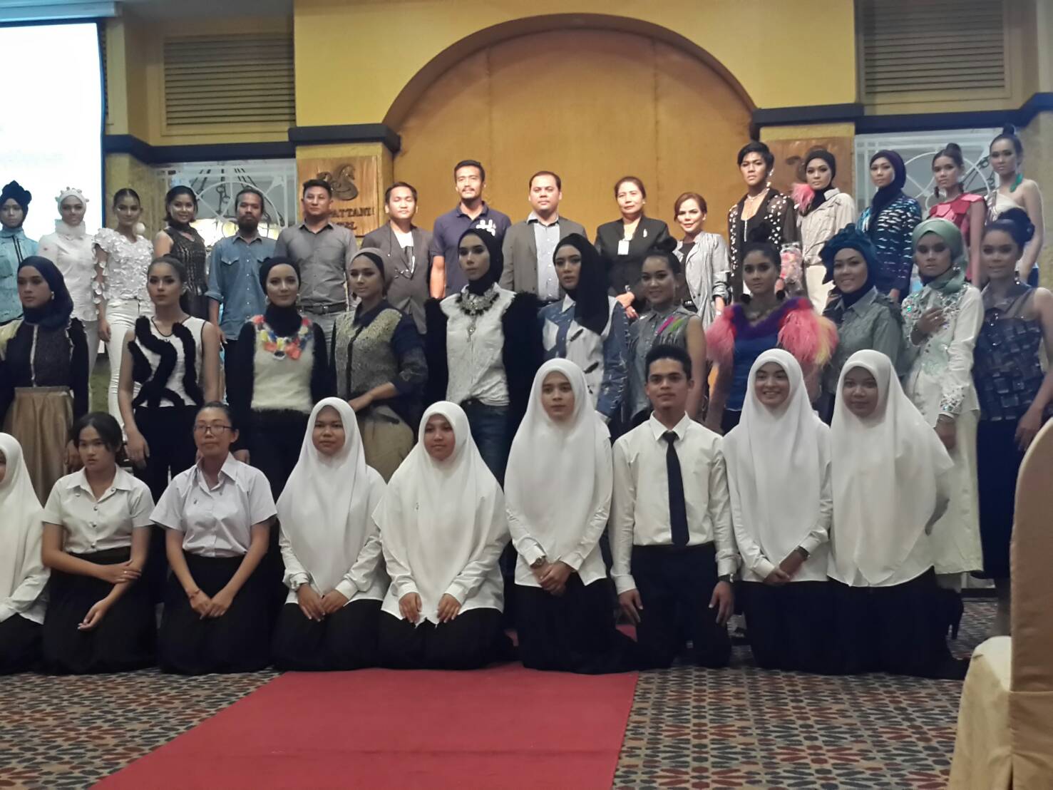 พช.ปัตตานี ร่วมเวทีฯ ธุรกิจสร้างสรรค์ด้วยงานศิลปะและวัฒนธรรม “สร้างมูลค่า สร้างรายได้ ผ่านธุรกิจสร้างสรรค์ใหม่ๆ ด้วยมิติทางภูมิปัญญาและศิลปวัฒนธรรมชายแดนใต้