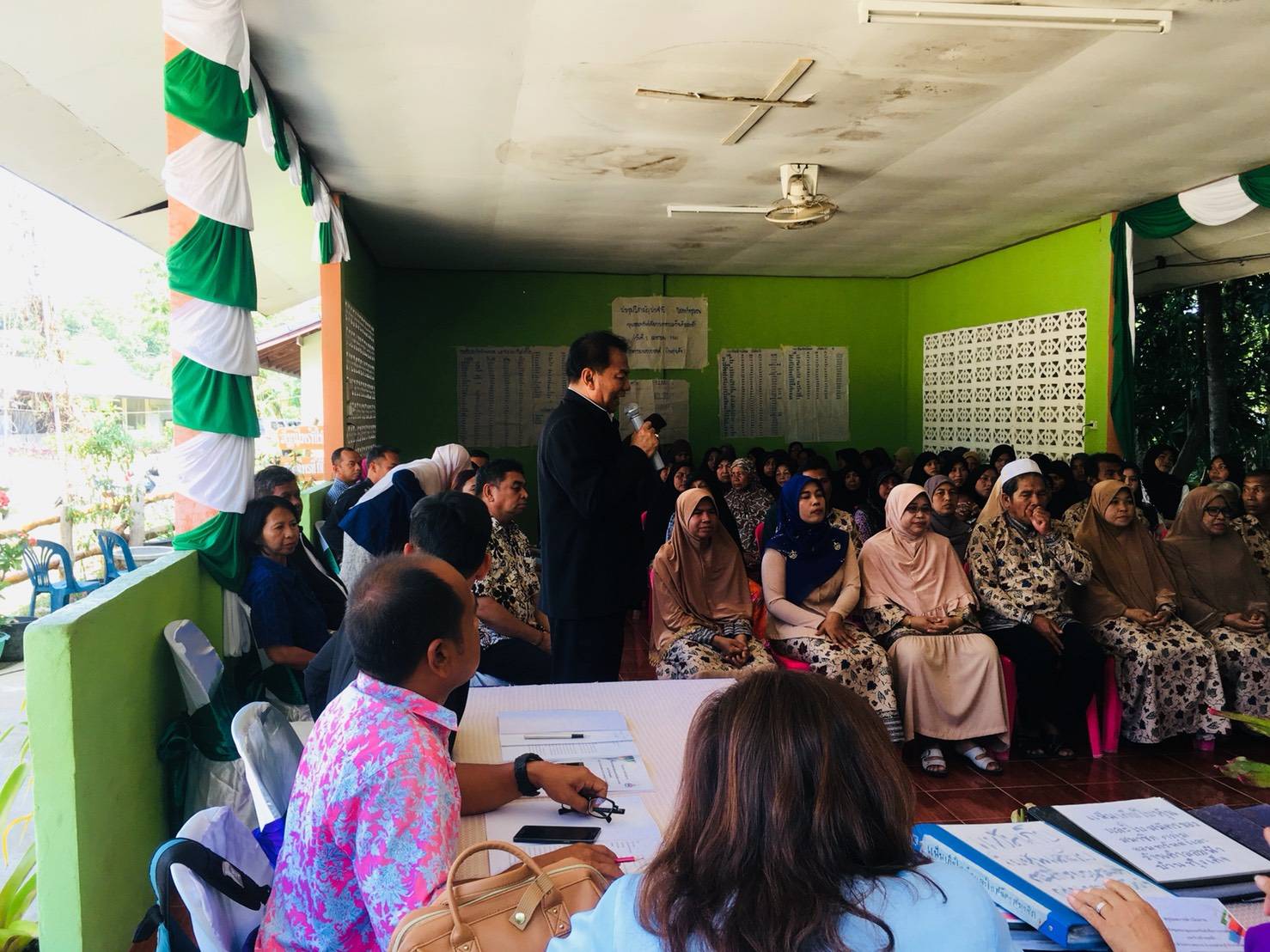 พช.ปัตตานี ร่วมต้อนรับคณะกรรมการตัดสินการประกวดวิสาหกิจชุมชนระดับเขต เข้าตัดสินการประกวดวิสาหกิจชุมชนกลุ่มออมทรัพย์เพื่อการเกษตรและร้านค้าลอยฟ้า