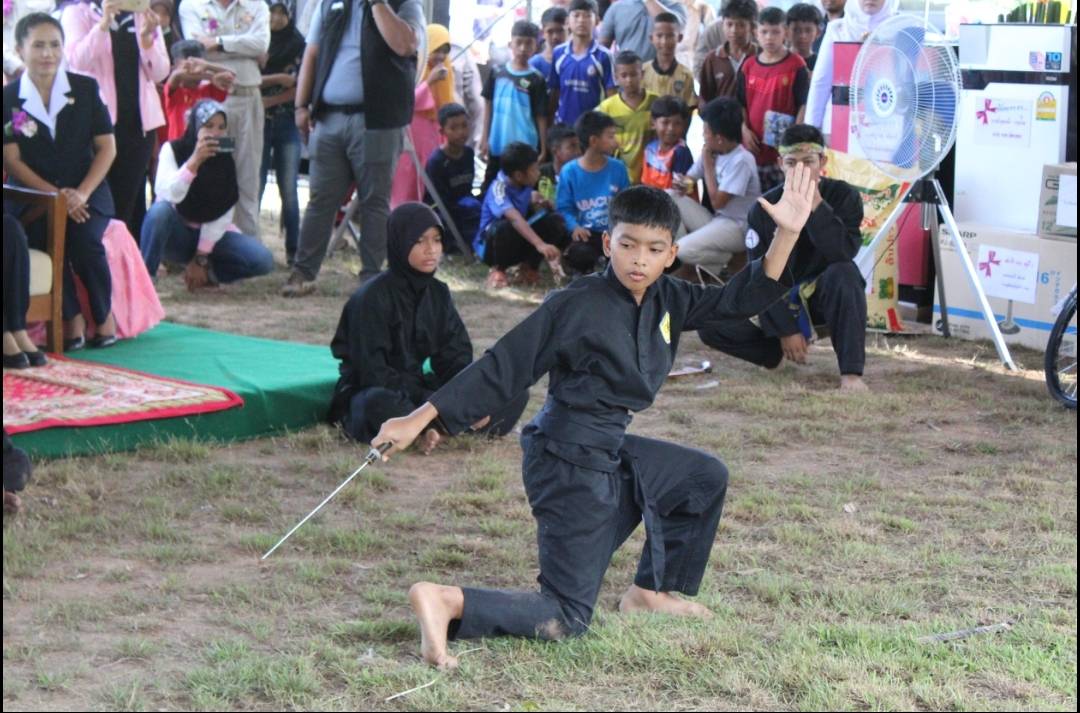 พช.ปัตตานี ร่วมกิจกรรมโครงการจังหวัดเคลื่อนที่อำเภอกะพ้อ จังหวัดปัตตานี