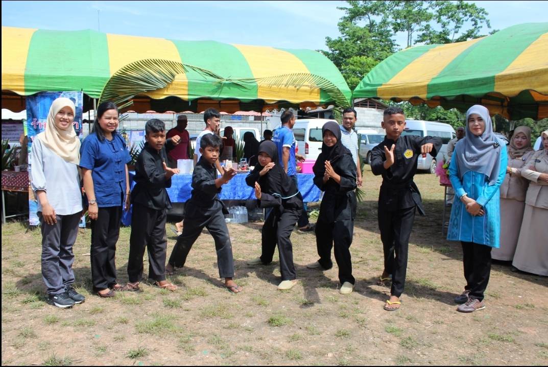 พช.ปัตตานี ร่วมกิจกรรมโครงการจังหวัดเคลื่อนที่อำเภอกะพ้อ จังหวัดปัตตานี