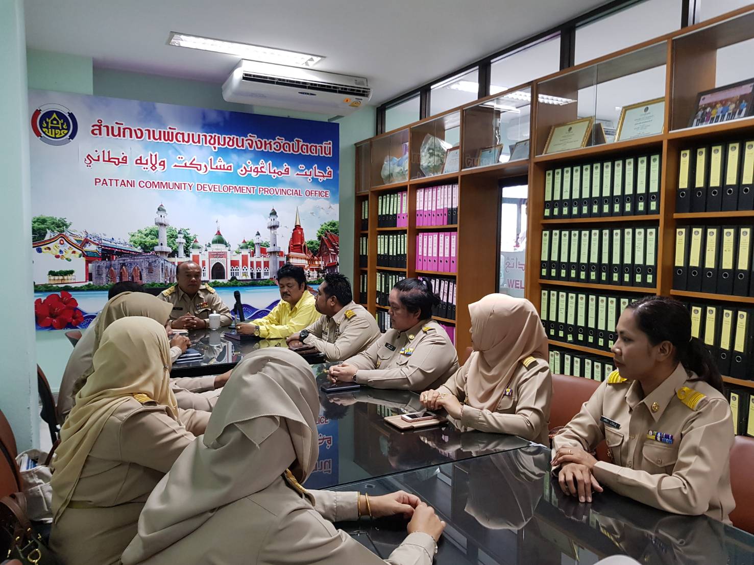 พัฒนาการจังหวัดปัตตานี มอบนโยบายและให้โอวาทแก่นักวิชาการพัฒนาชุมชน ในโอกาสมารายงานตัวปฏิบัติราชการในพื้นที่จังหวัดปัตตานี