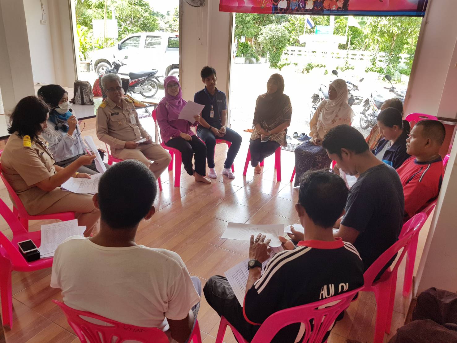 พช.ปัตตานี ลงพื้นที่ติดตามเตรียมความพร้อมโครงการประกวดหมู่บ้านสารสนเทศดีเด่นเพื่อพัฒนาเศรษฐกิจชุมชนและคุณภาพชีวิต ระดับจังหวัด