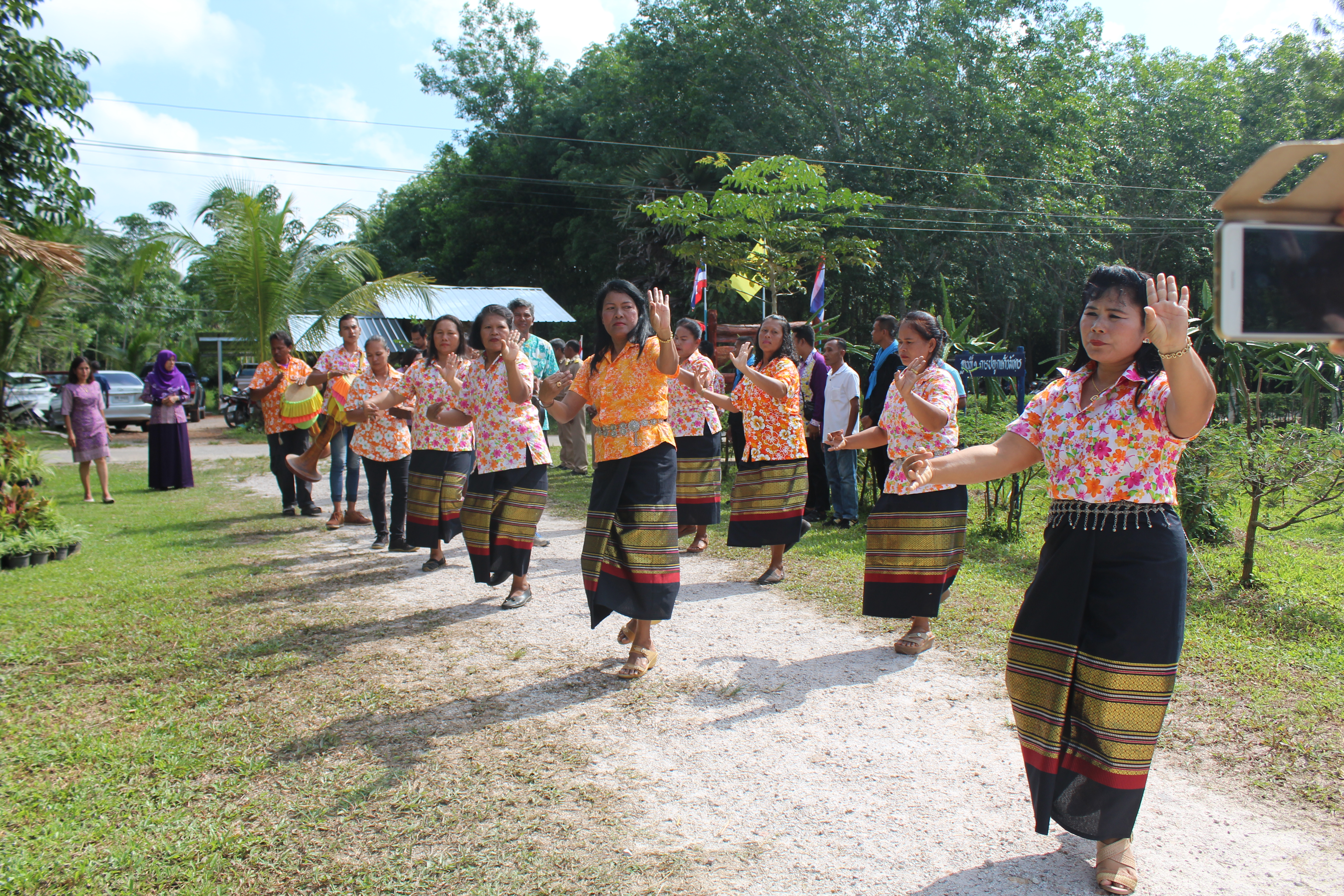 พช.ปัตตานี ลงพื้นที่ อ.หนองจิก เพื่อตรวจเยี่ยมผลการดำเนินงานฯ และคัดสรรพื้นที่เป้าหมายฯ ดีเด่น ปี 2561