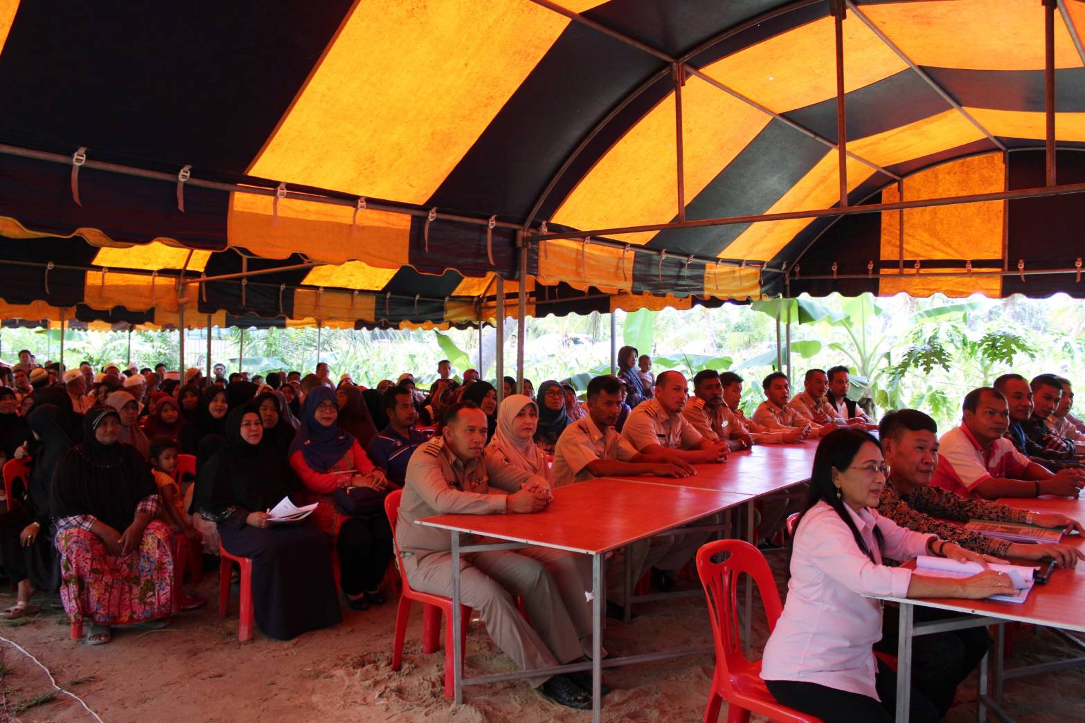 พช.ปัตตานี ลงพื้นที่ อ.เมือง เพื่อตรวจเยี่ยมผลการดำเนินงานฯ และคัดสรรพื้นที่เป้าหมายฯ ดีเด่น ปี 2561