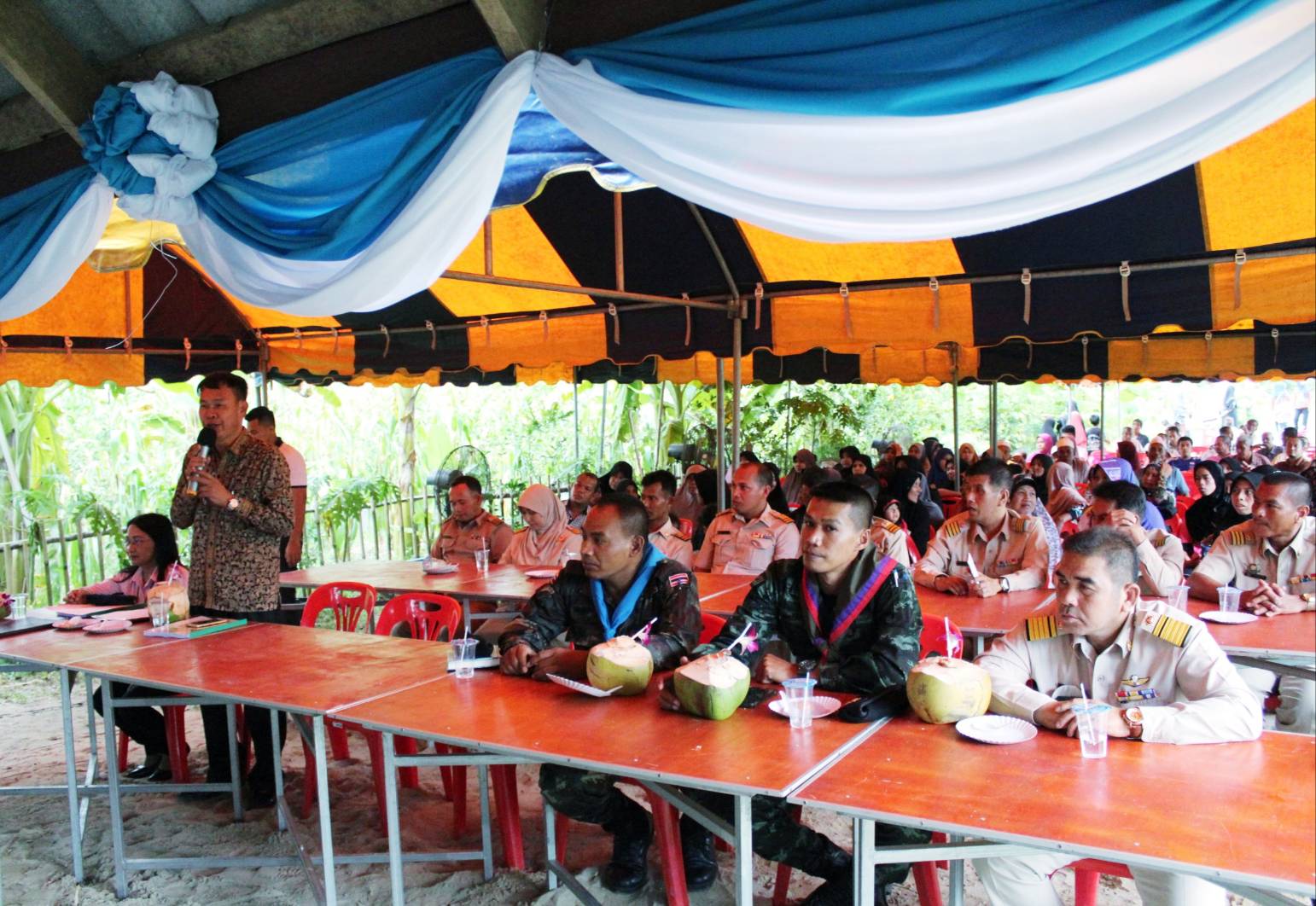 พช.ปัตตานี ลงพื้นที่ อ.เมือง เพื่อตรวจเยี่ยมผลการดำเนินงานฯ และคัดสรรพื้นที่เป้าหมายฯ ดีเด่น ปี 2561