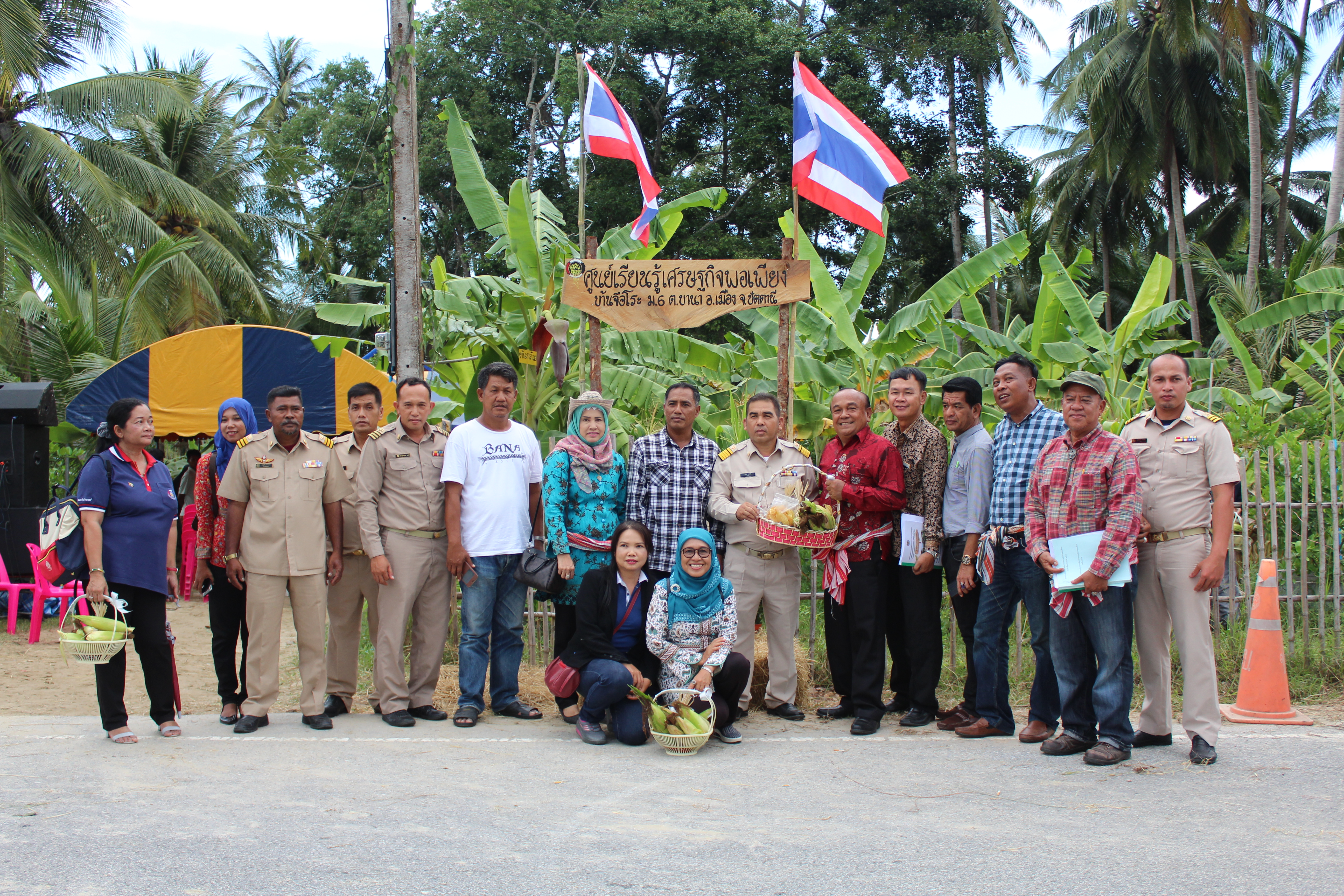 พช.ปัตตานี ลงพื้นที่ อ.เมือง เพื่อตรวจเยี่ยมผลการดำเนินงานฯ และคัดสรรพื้นที่เป้าหมายฯ ดีเด่น ปี 2561