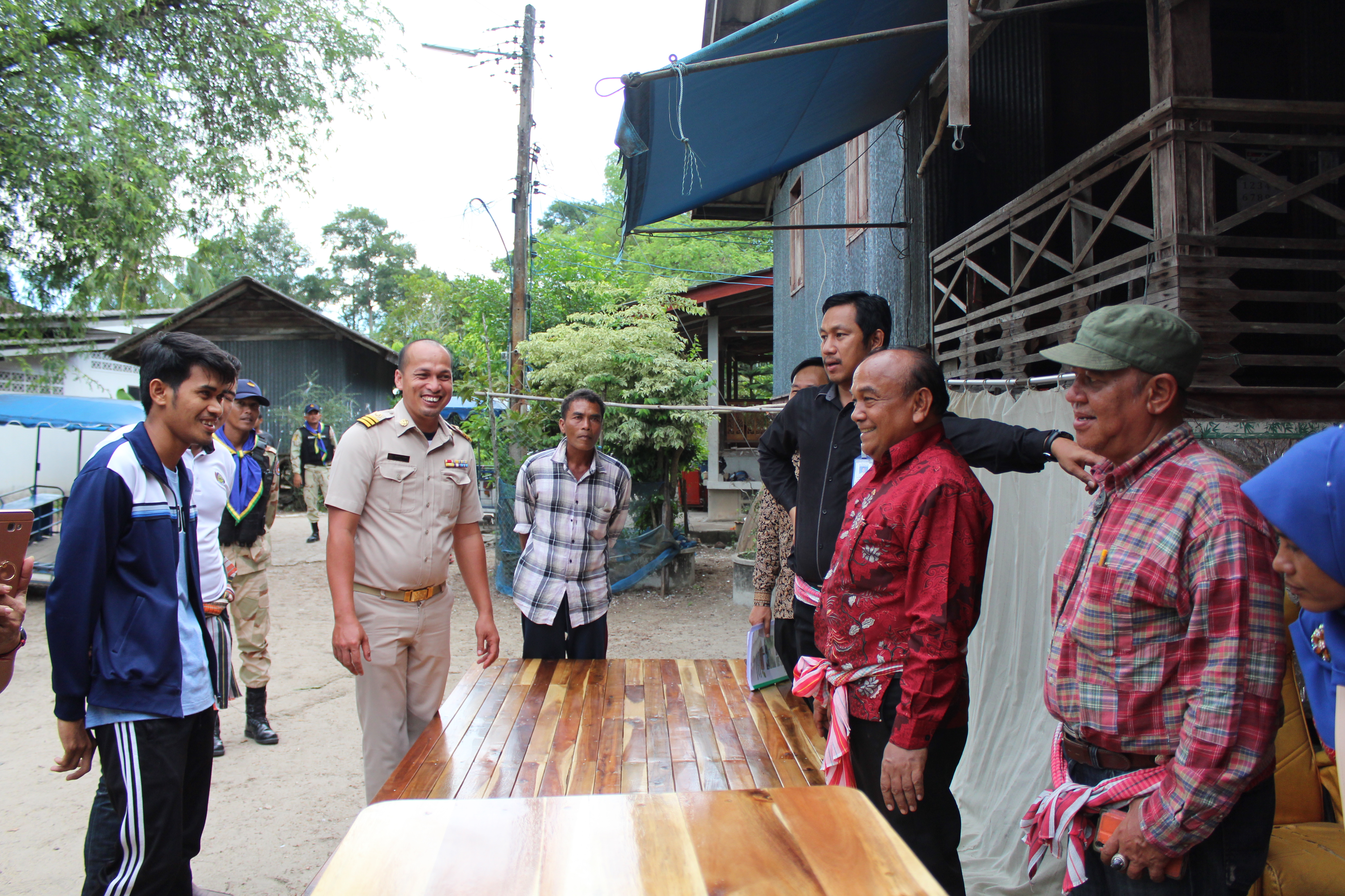 พช.ปัตตานี ลงพื้นที่ อ.เมือง เพื่อตรวจเยี่ยมผลการดำเนินงานฯ และคัดสรรพื้นที่เป้าหมายฯ ดีเด่น ปี 2561