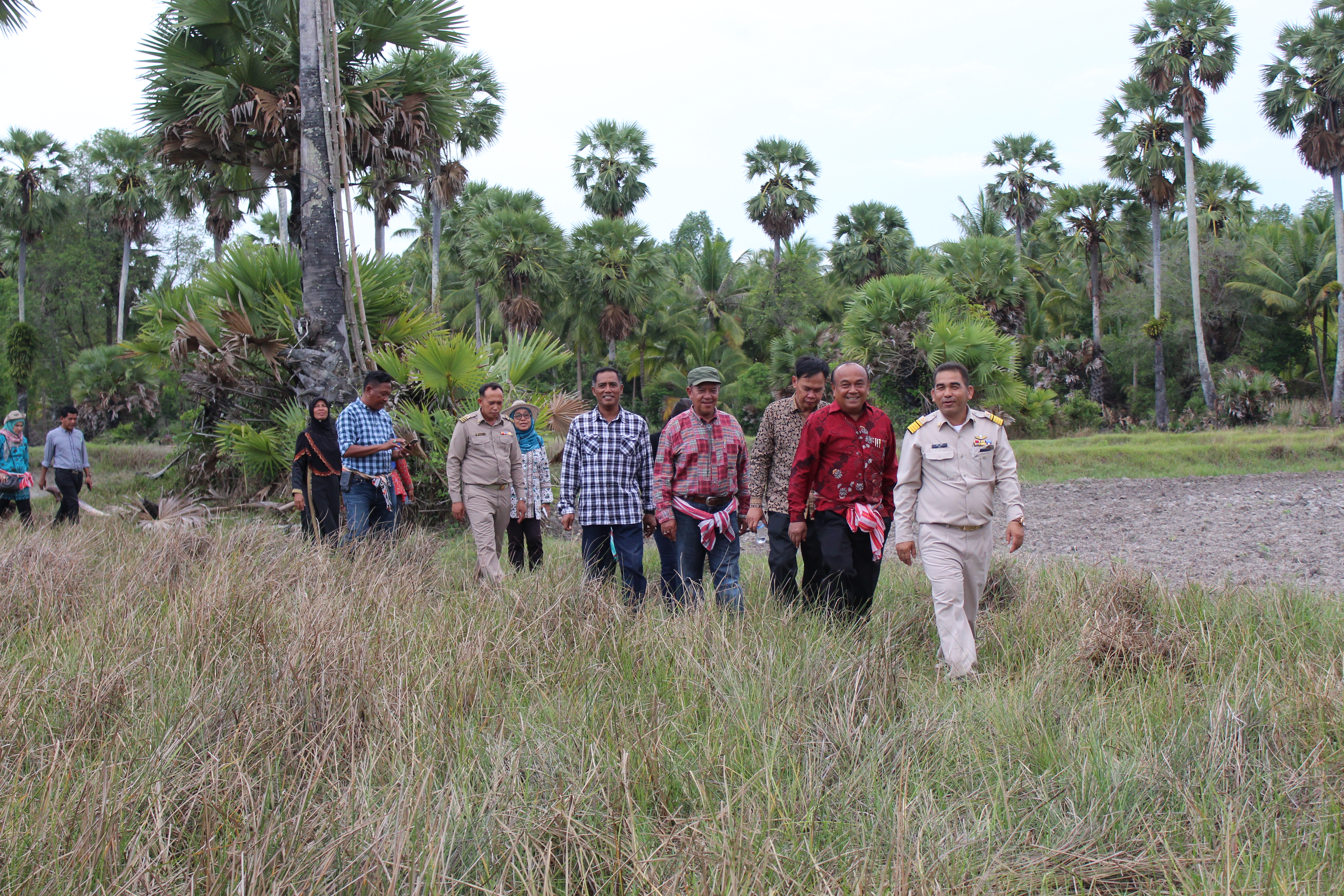 พช.ปัตตานี ลงพื้นที่ อ.เมือง เพื่อตรวจเยี่ยมผลการดำเนินงานฯ และคัดสรรพื้นที่เป้าหมายฯ ดีเด่น ปี 2561