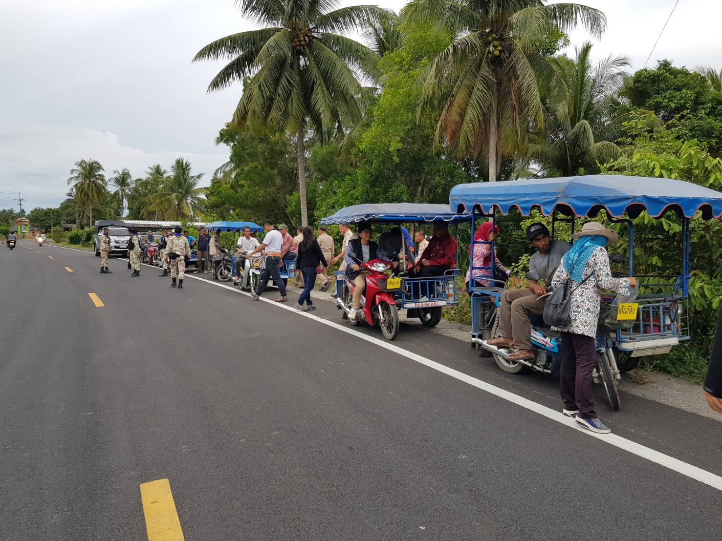 พช.ปัตตานี ลงพื้นที่ อ.เมือง เพื่อตรวจเยี่ยมผลการดำเนินงานฯ และคัดสรรพื้นที่เป้าหมายฯ ดีเด่น ปี 2561