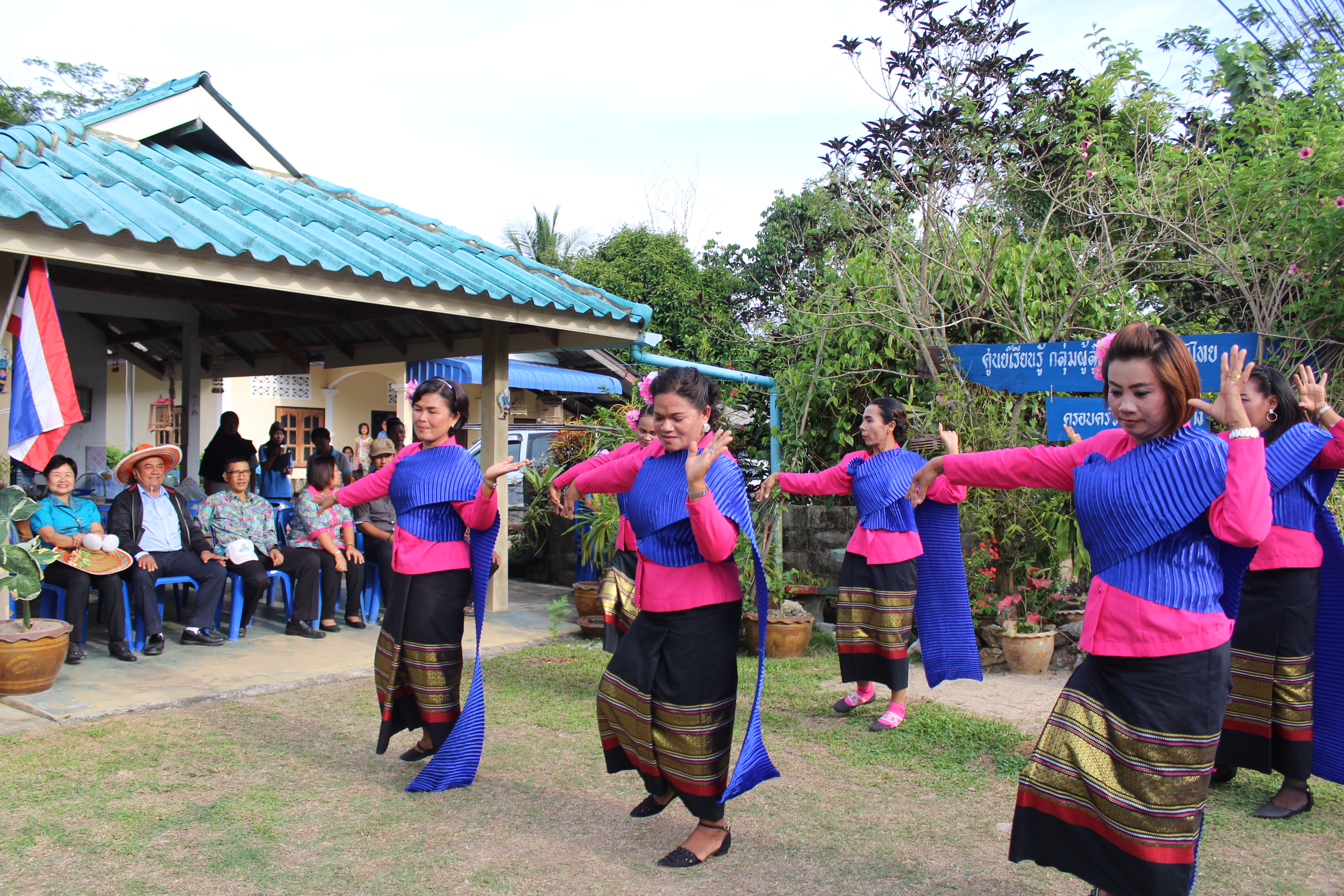 พช.ปัตตานี ลงพื้นที่ อ.โคกโพธิ์ เพื่อตรวจเยี่ยมผลการดำเนินงานฯ และคัดสรรพื้นที่เป้าหมายฯ ดีเด่น ปี 2561