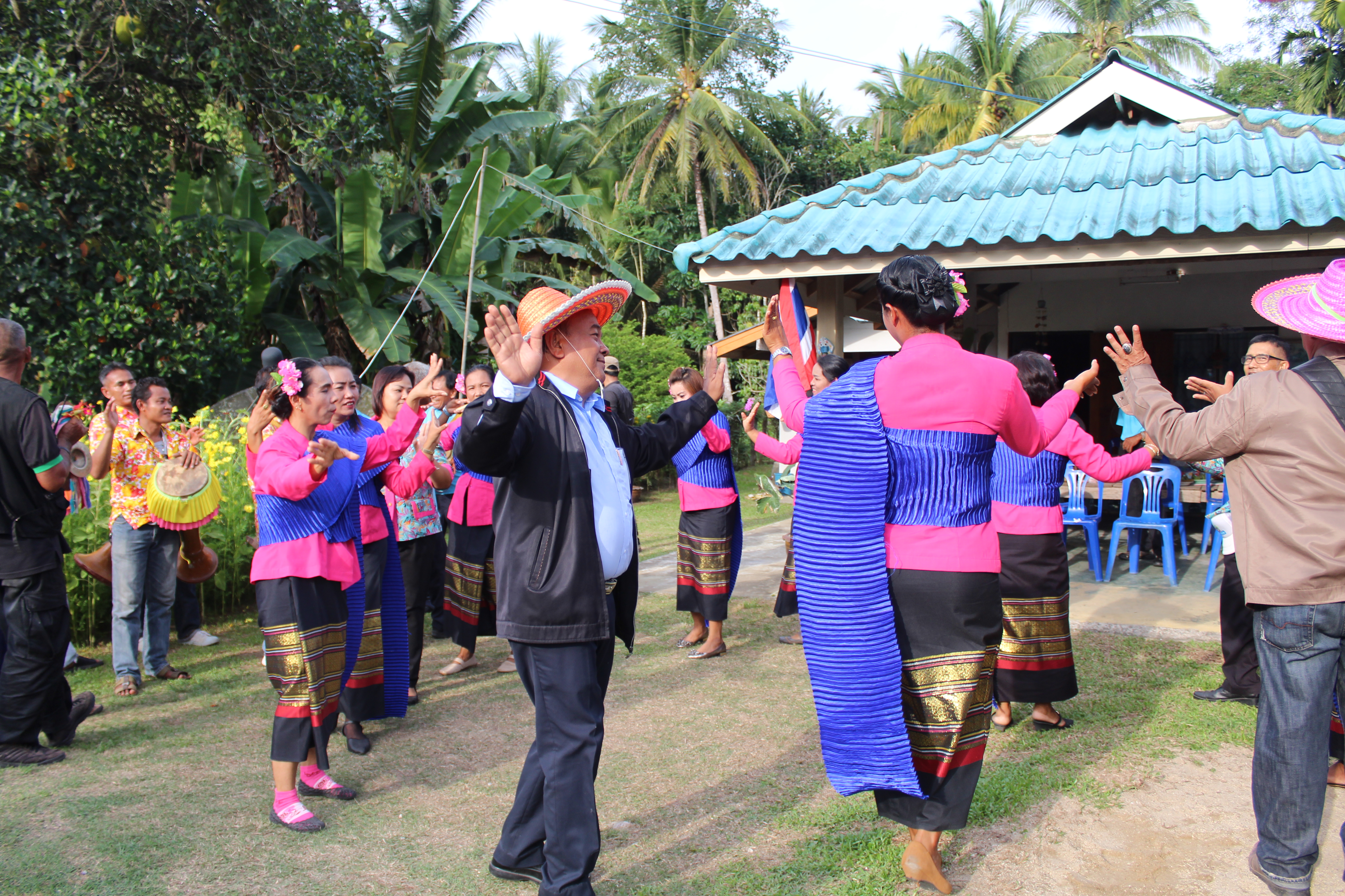 พช.ปัตตานี ลงพื้นที่ อ.โคกโพธิ์ เพื่อตรวจเยี่ยมผลการดำเนินงานฯ และคัดสรรพื้นที่เป้าหมายฯ ดีเด่น ปี 2561