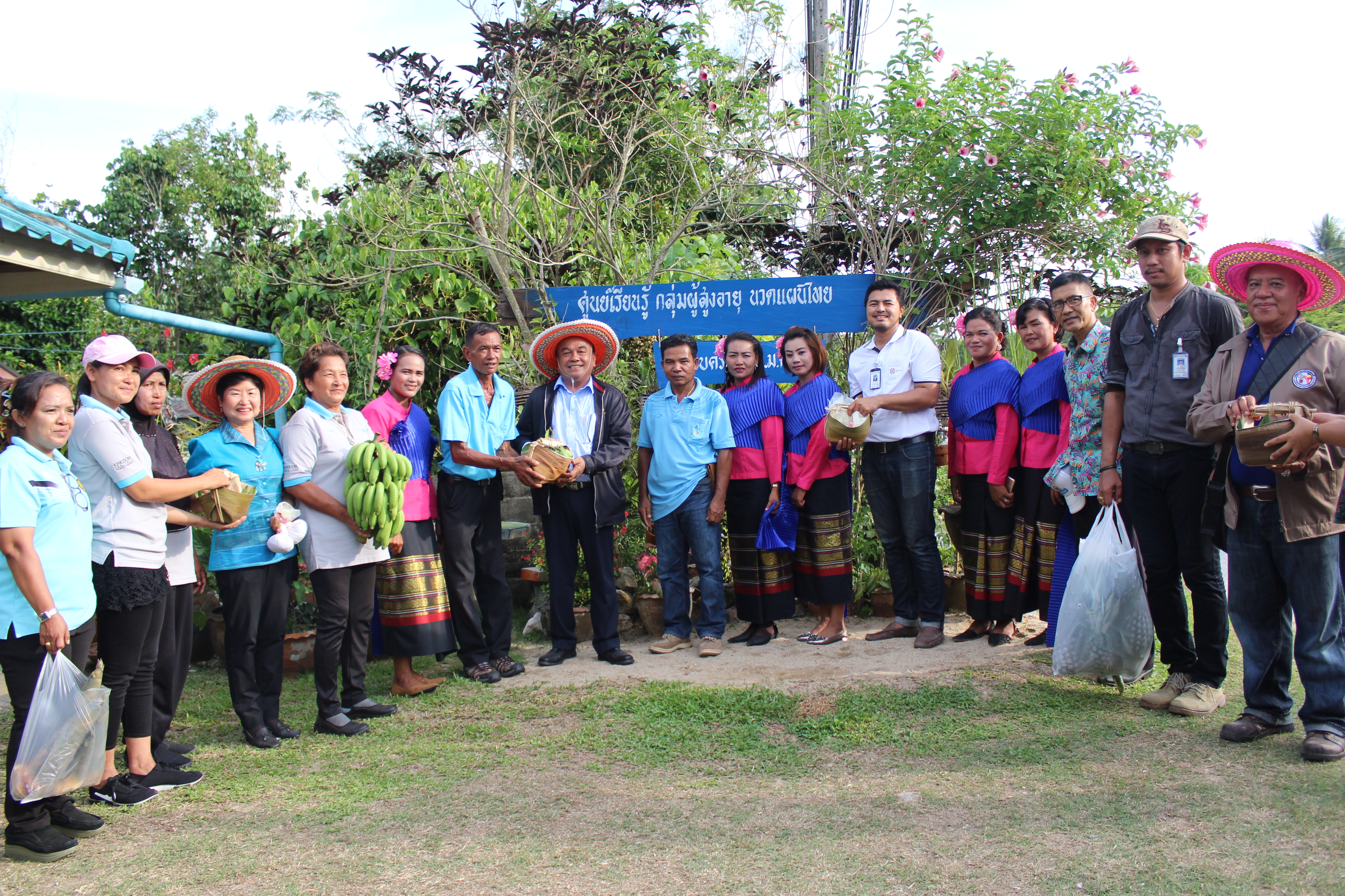 พช.ปัตตานี ลงพื้นที่ อ.โคกโพธิ์ เพื่อตรวจเยี่ยมผลการดำเนินงานฯ และคัดสรรพื้นที่เป้าหมายฯ ดีเด่น ปี 2561