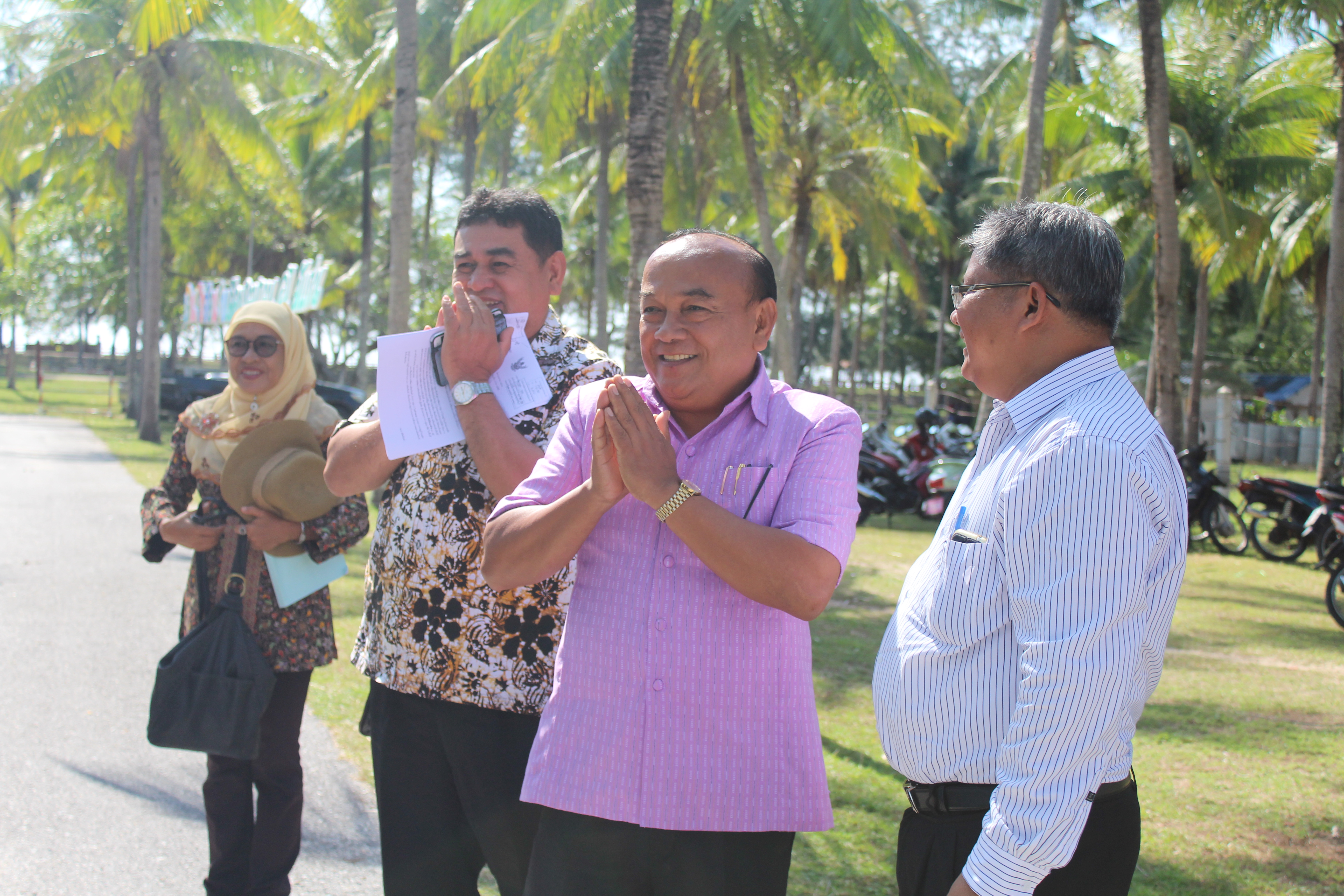 พช.ปัตตานี ลงพื้นที่ อ.ไม้แก่น เพื่อตรวจเยี่ยมผลการดำเนินงานฯ และคัดสรรพื้นที่เป้าหมายฯ ดีเด่น ปี 2561