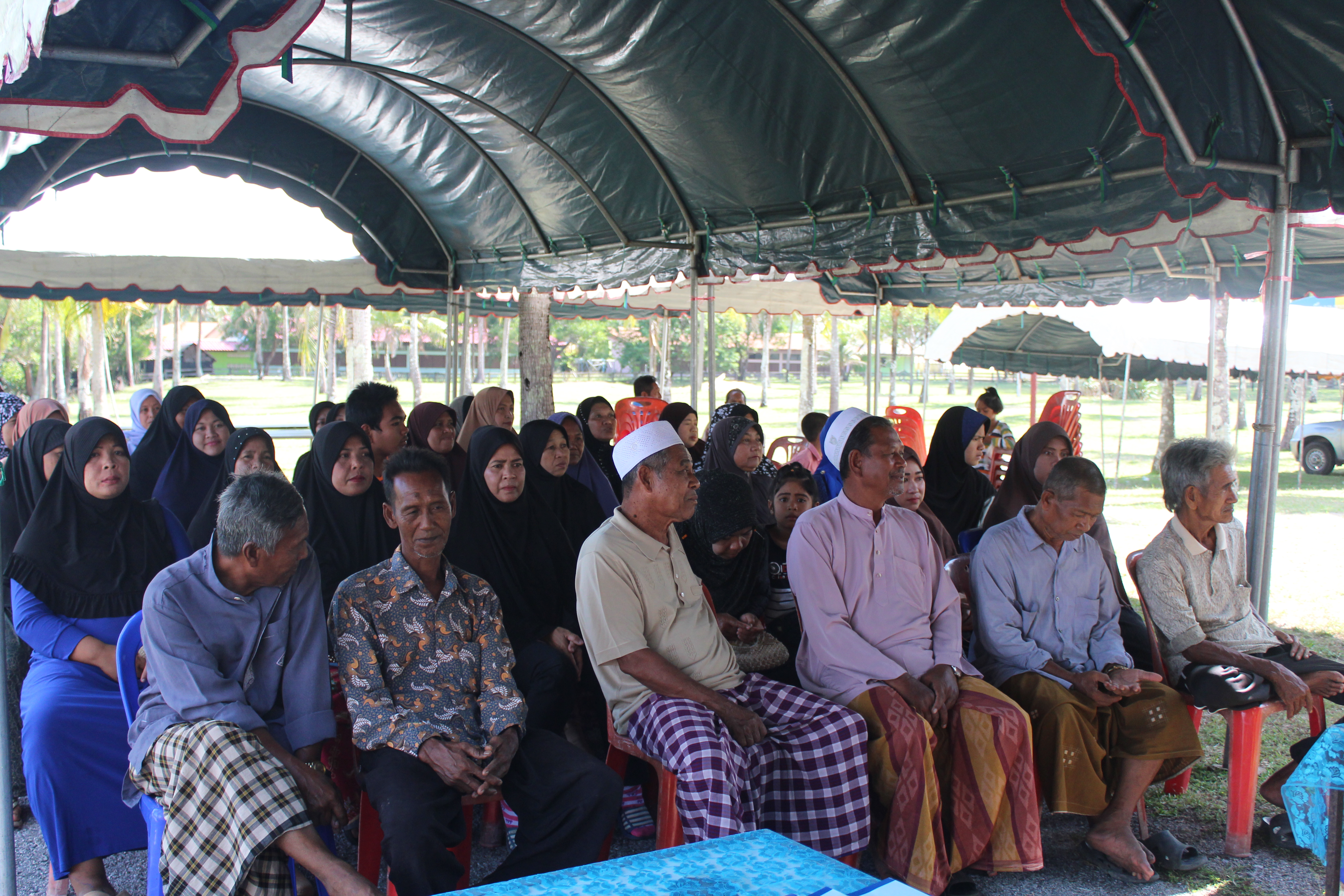 พช.ปัตตานี ลงพื้นที่ อ.ไม้แก่น เพื่อตรวจเยี่ยมผลการดำเนินงานฯ และคัดสรรพื้นที่เป้าหมายฯ ดีเด่น ปี 2561