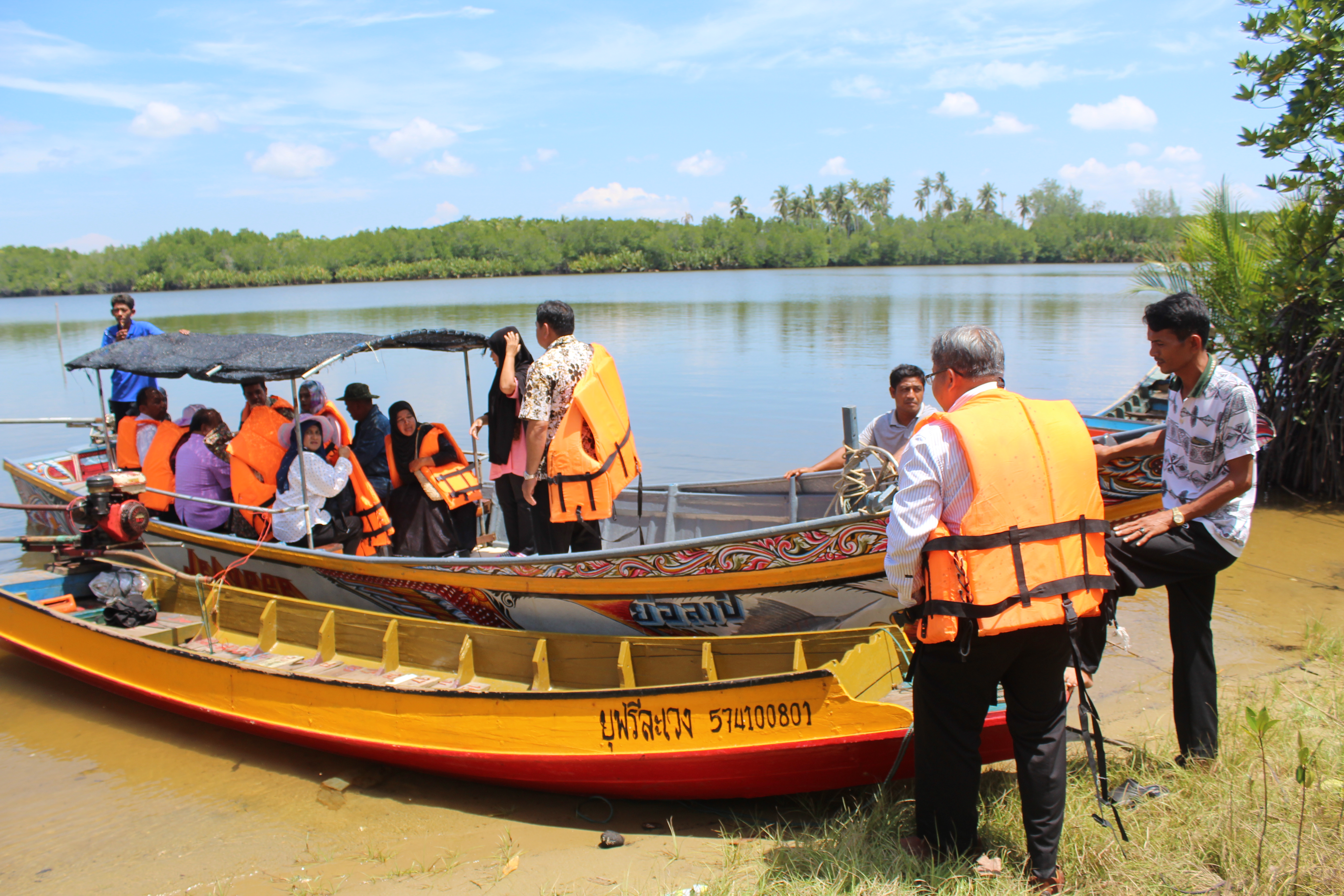 พช.ปัตตานี ลงพื้นที่ อ.ไม้แก่น เพื่อตรวจเยี่ยมผลการดำเนินงานฯ และคัดสรรพื้นที่เป้าหมายฯ ดีเด่น ปี 2561