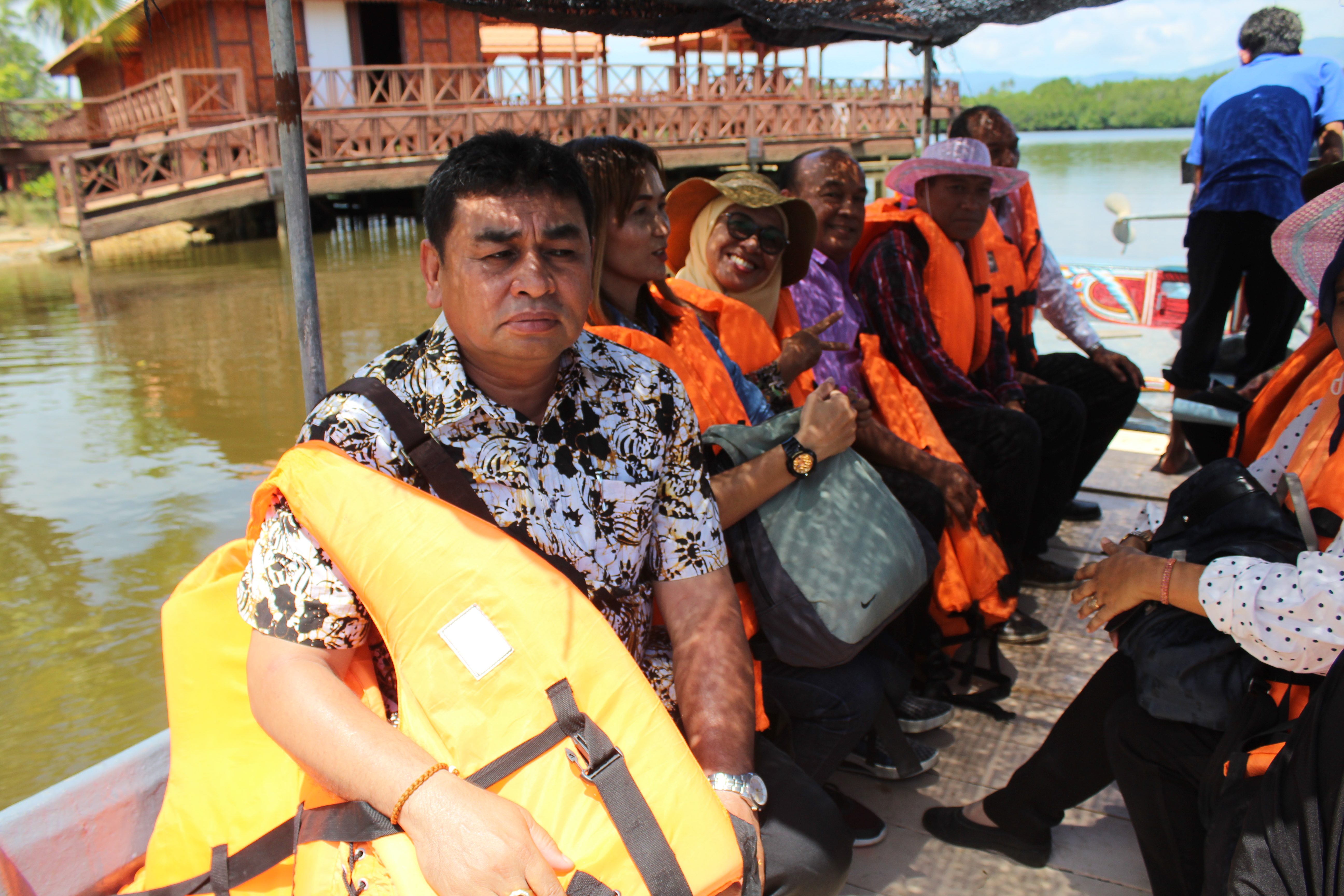 พช.ปัตตานี ลงพื้นที่ อ.ไม้แก่น เพื่อตรวจเยี่ยมผลการดำเนินงานฯ และคัดสรรพื้นที่เป้าหมายฯ ดีเด่น ปี 2561