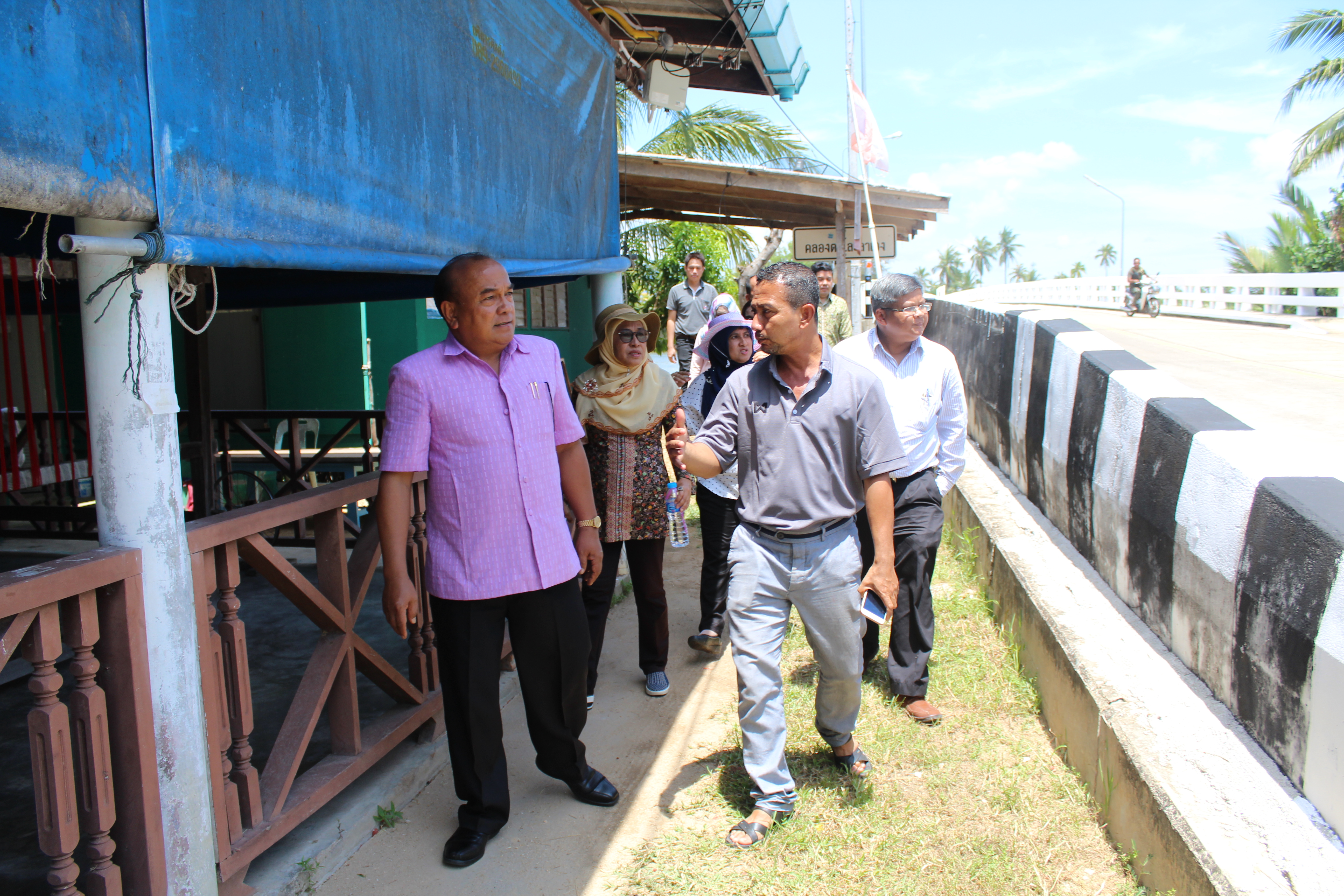 พช.ปัตตานี ลงพื้นที่ อ.ไม้แก่น เพื่อตรวจเยี่ยมผลการดำเนินงานฯ และคัดสรรพื้นที่เป้าหมายฯ ดีเด่น ปี 2561