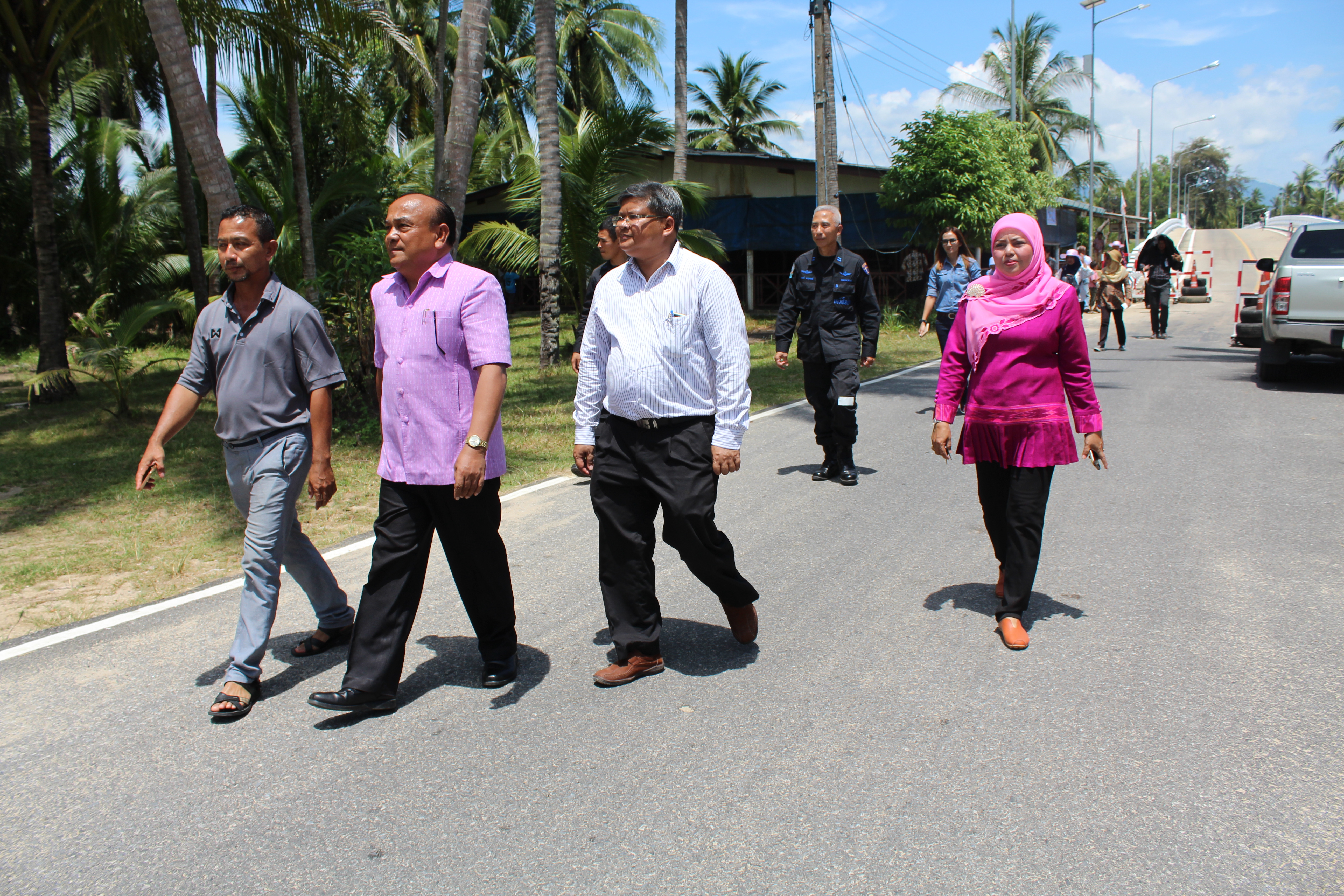 พช.ปัตตานี ลงพื้นที่ อ.ไม้แก่น เพื่อตรวจเยี่ยมผลการดำเนินงานฯ และคัดสรรพื้นที่เป้าหมายฯ ดีเด่น ปี 2561