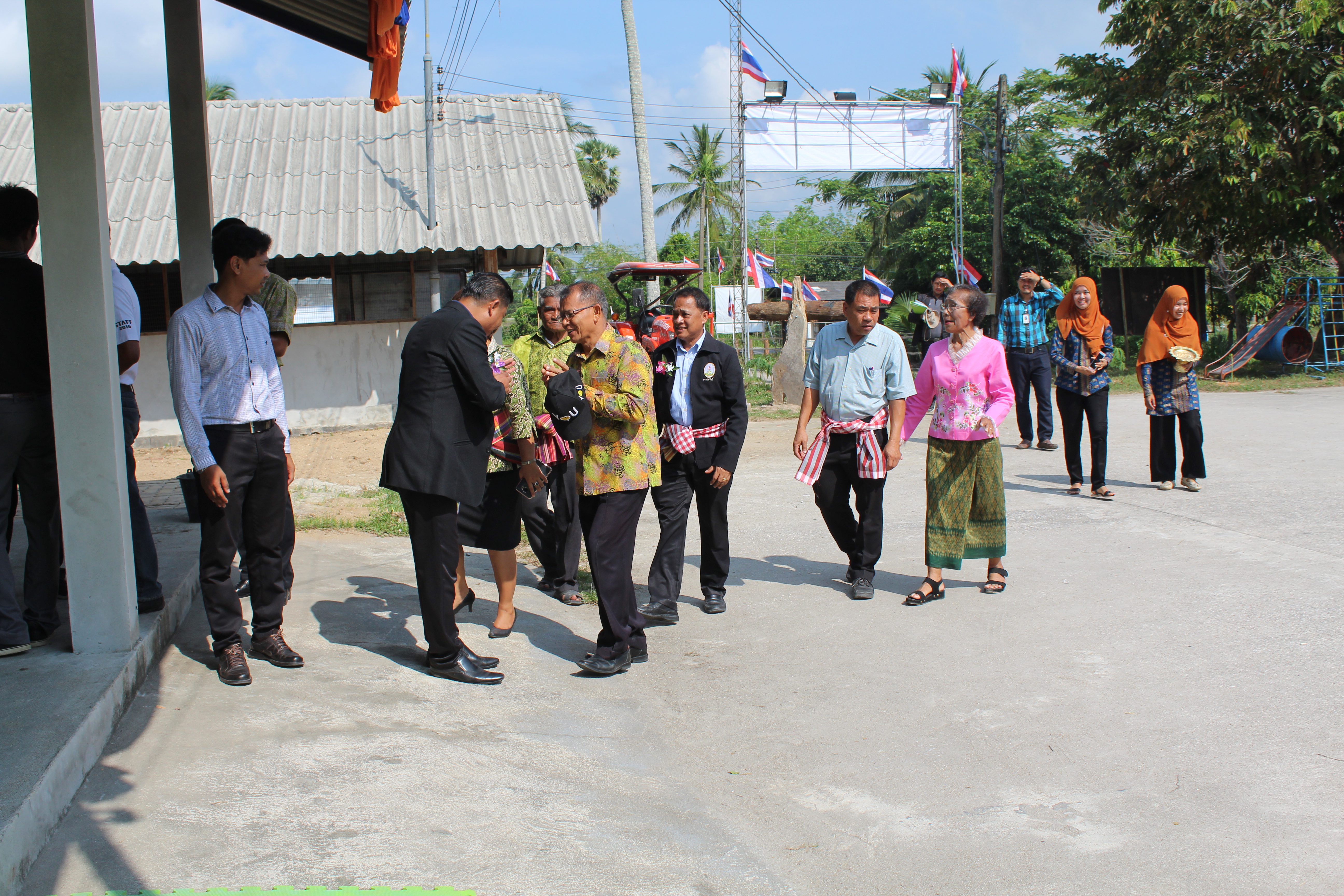 พช.ปัตตานี ลงพื้นที่ อ.ปะนาเระ เพื่อตรวจเยี่ยมผลการดำเนินงานฯ และคัดสรรพื้นที่เป้าหมายฯ ดีเด่น ปี 2561