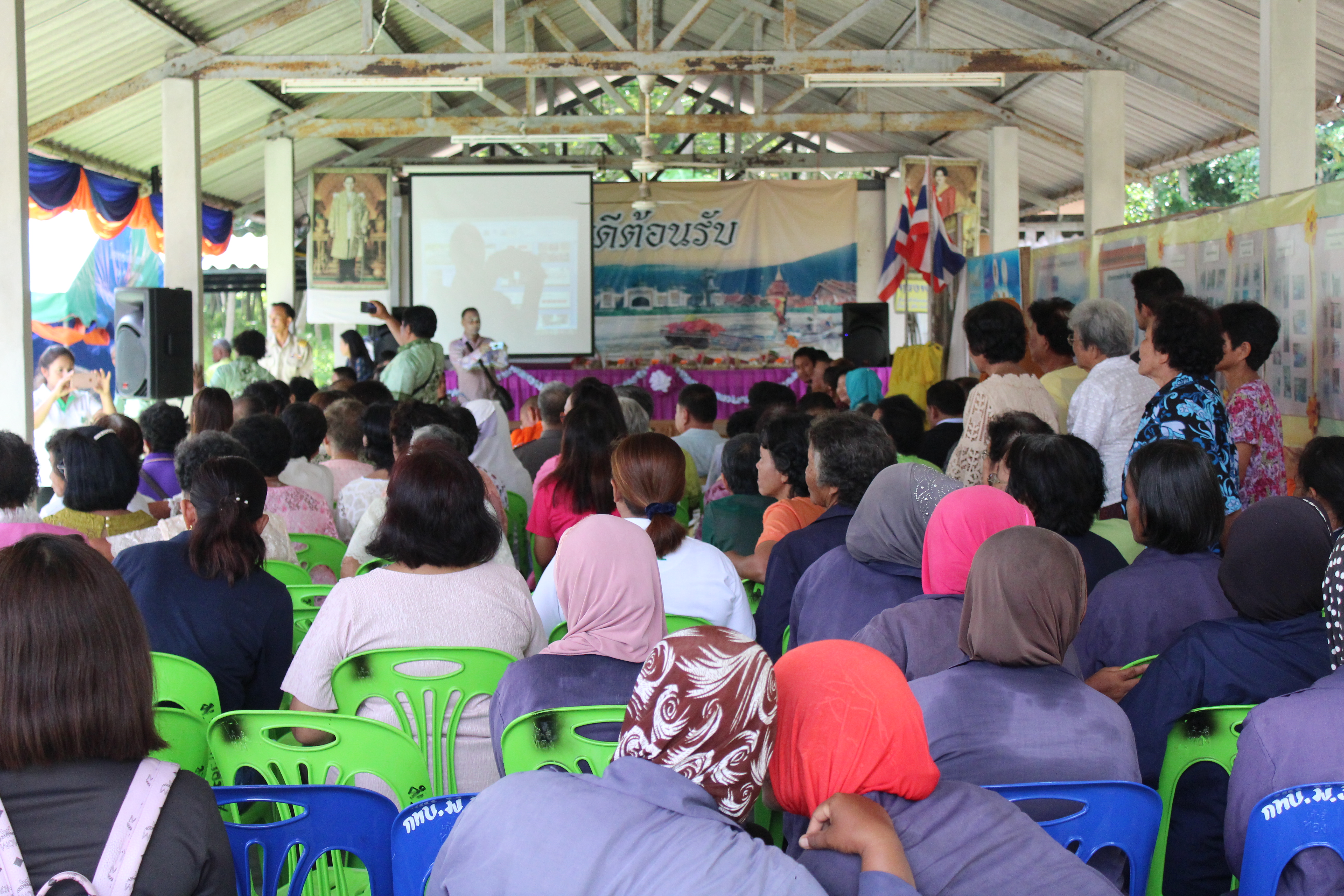 พช.ปัตตานี ลงพื้นที่ อ.ปะนาเระ เพื่อตรวจเยี่ยมผลการดำเนินงานฯ และคัดสรรพื้นที่เป้าหมายฯ ดีเด่น ปี 2561