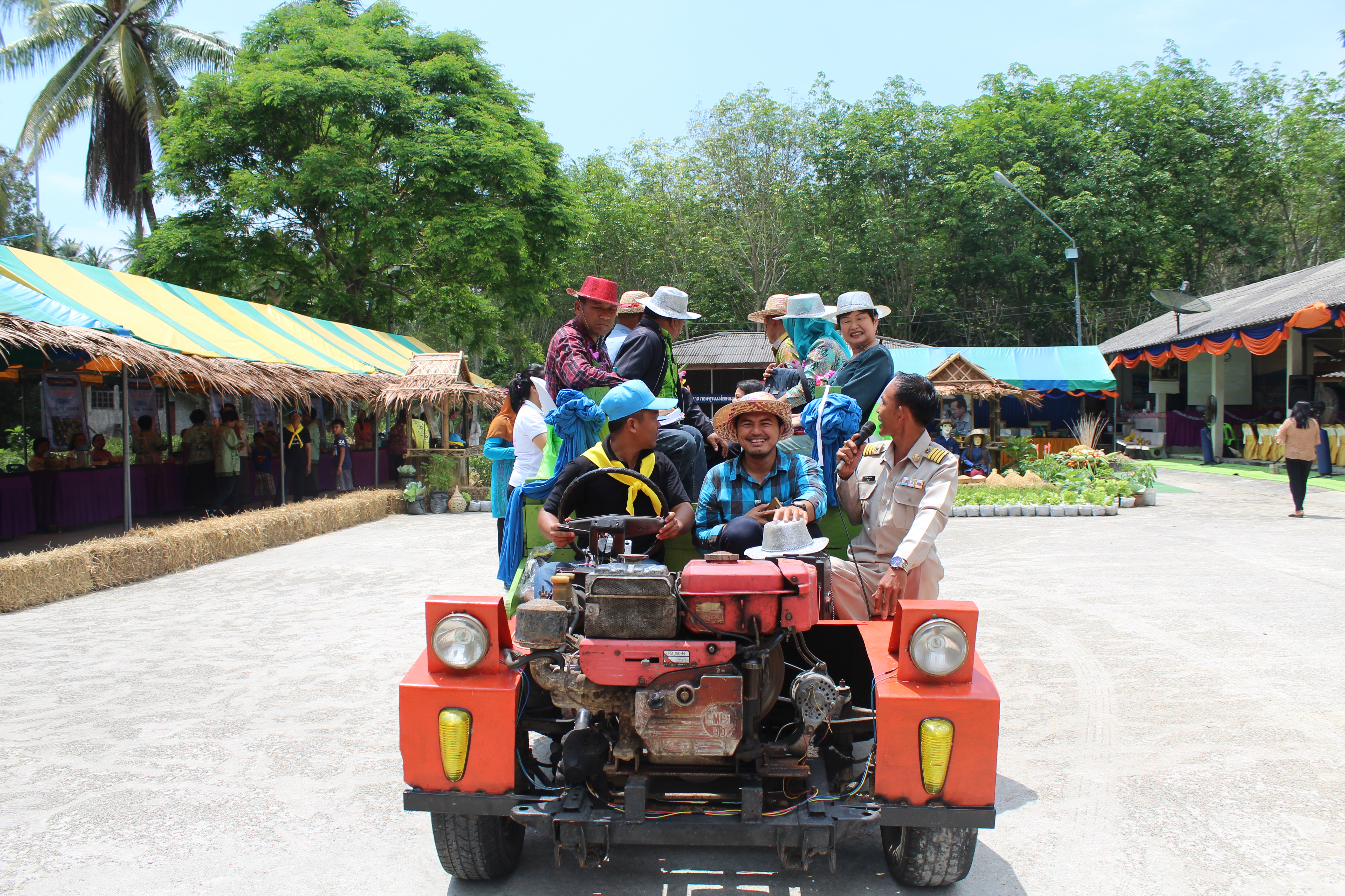 พช.ปัตตานี ลงพื้นที่ อ.ปะนาเระ เพื่อตรวจเยี่ยมผลการดำเนินงานฯ และคัดสรรพื้นที่เป้าหมายฯ ดีเด่น ปี 2561