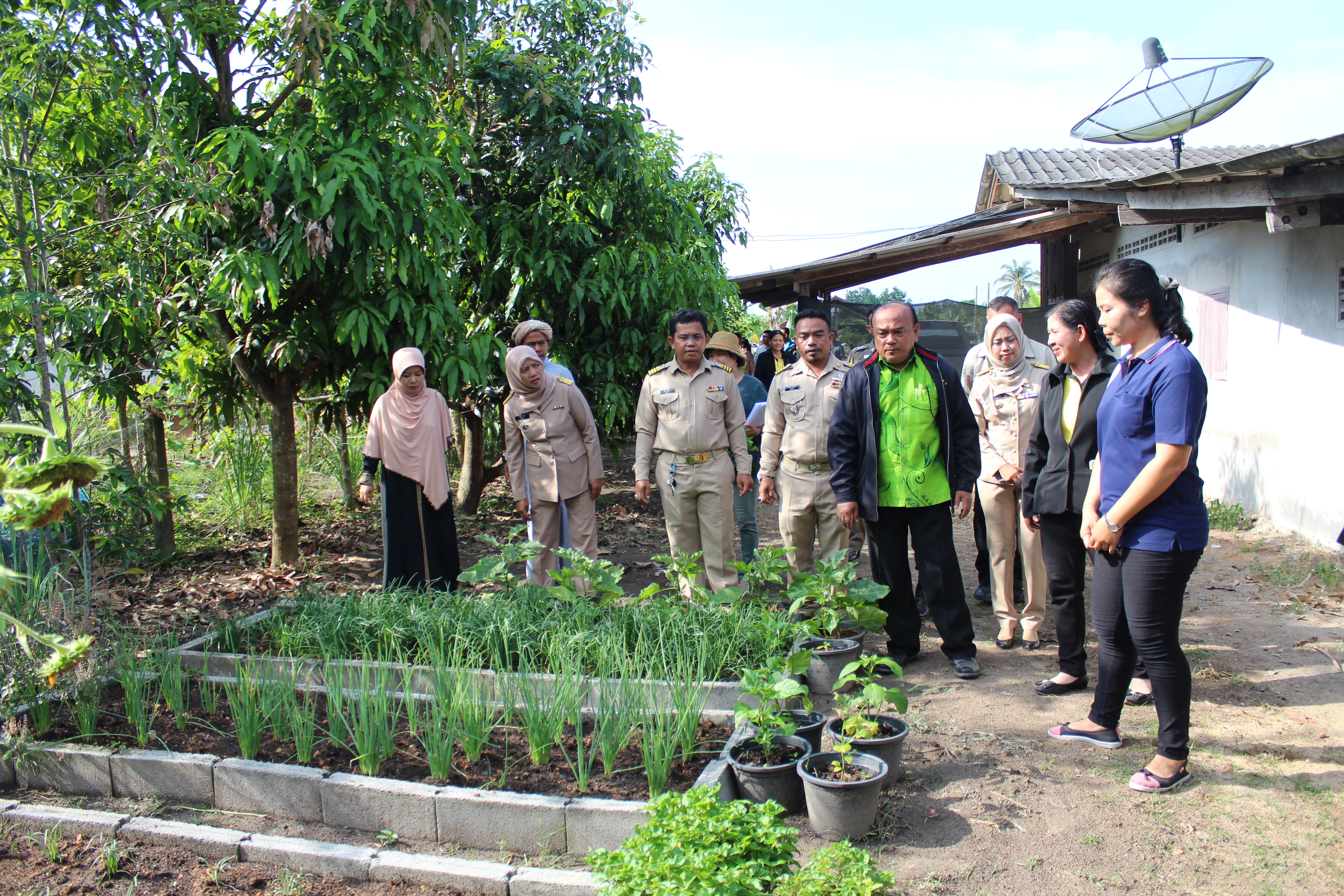 พช.ปัตตานี ลงพื้นที่ อ.ยะหริ่ง เพื่อตรวจเยี่ยมผลการดำเนินงานฯ และคัดสรรพื้นที่เป้าหมายฯ ดีเด่น ปี 2561