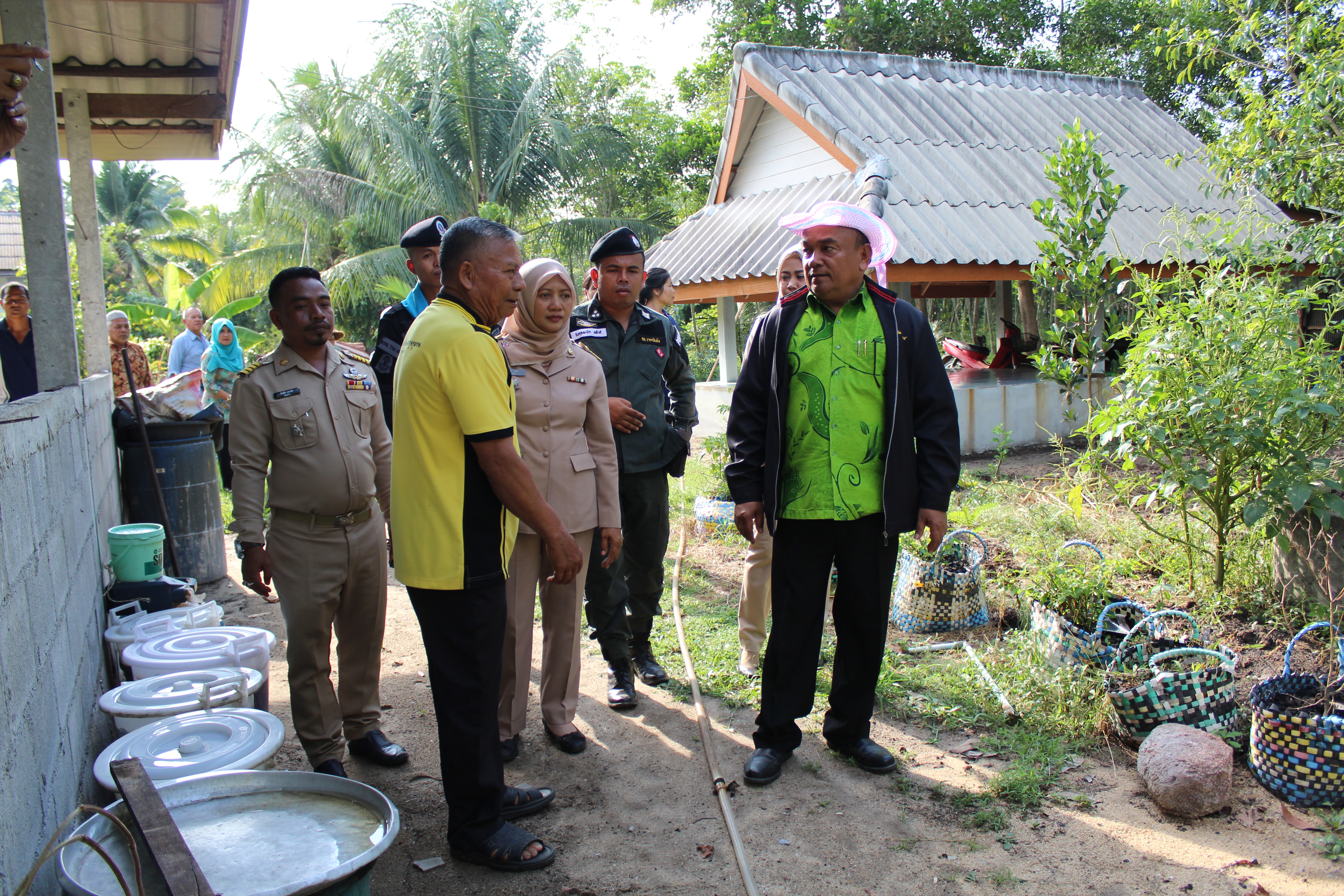 พช.ปัตตานี ลงพื้นที่ อ.ยะหริ่ง เพื่อตรวจเยี่ยมผลการดำเนินงานฯ และคัดสรรพื้นที่เป้าหมายฯ ดีเด่น ปี 2561