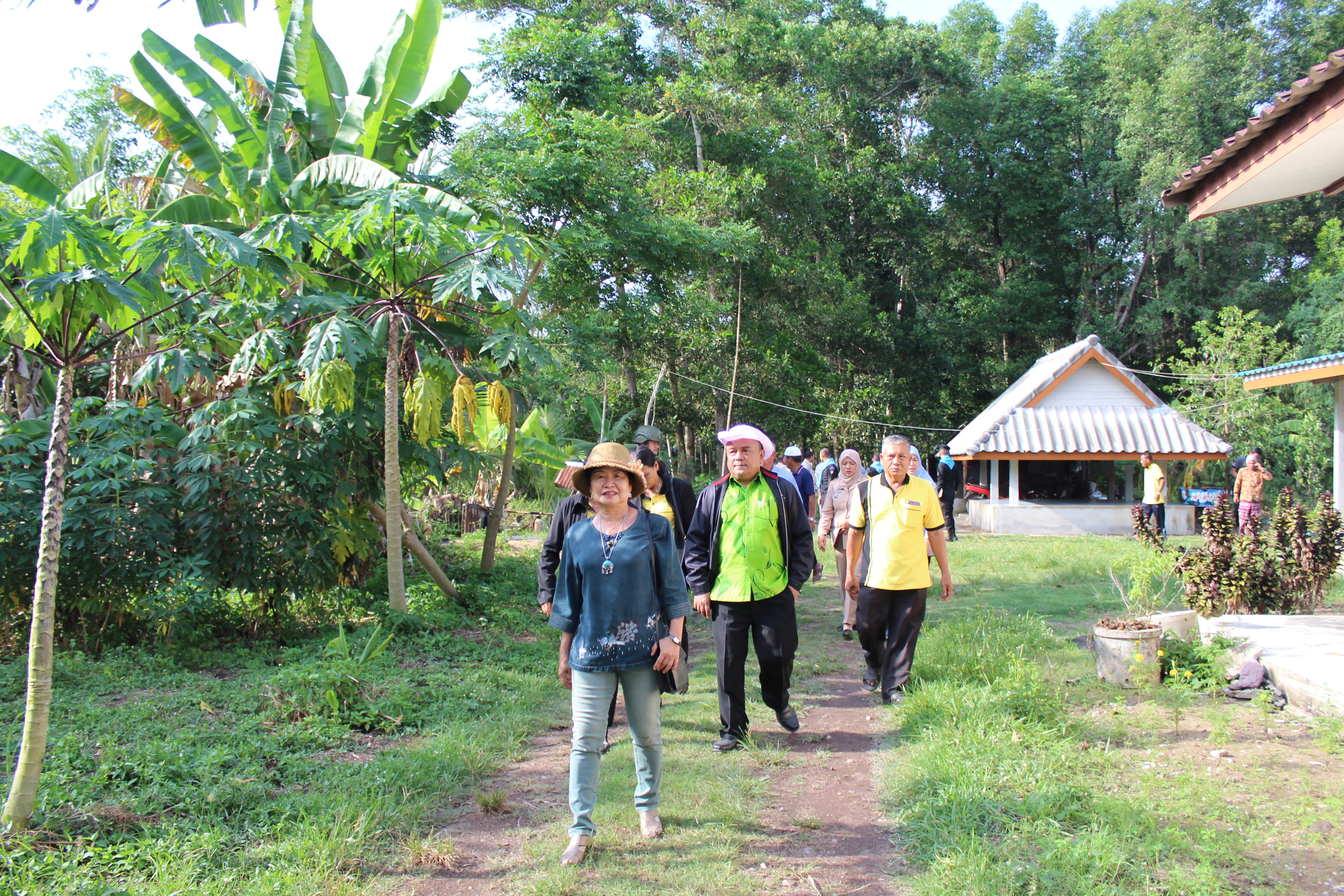 พช.ปัตตานี ลงพื้นที่ อ.ยะหริ่ง เพื่อตรวจเยี่ยมผลการดำเนินงานฯ และคัดสรรพื้นที่เป้าหมายฯ ดีเด่น ปี 2561