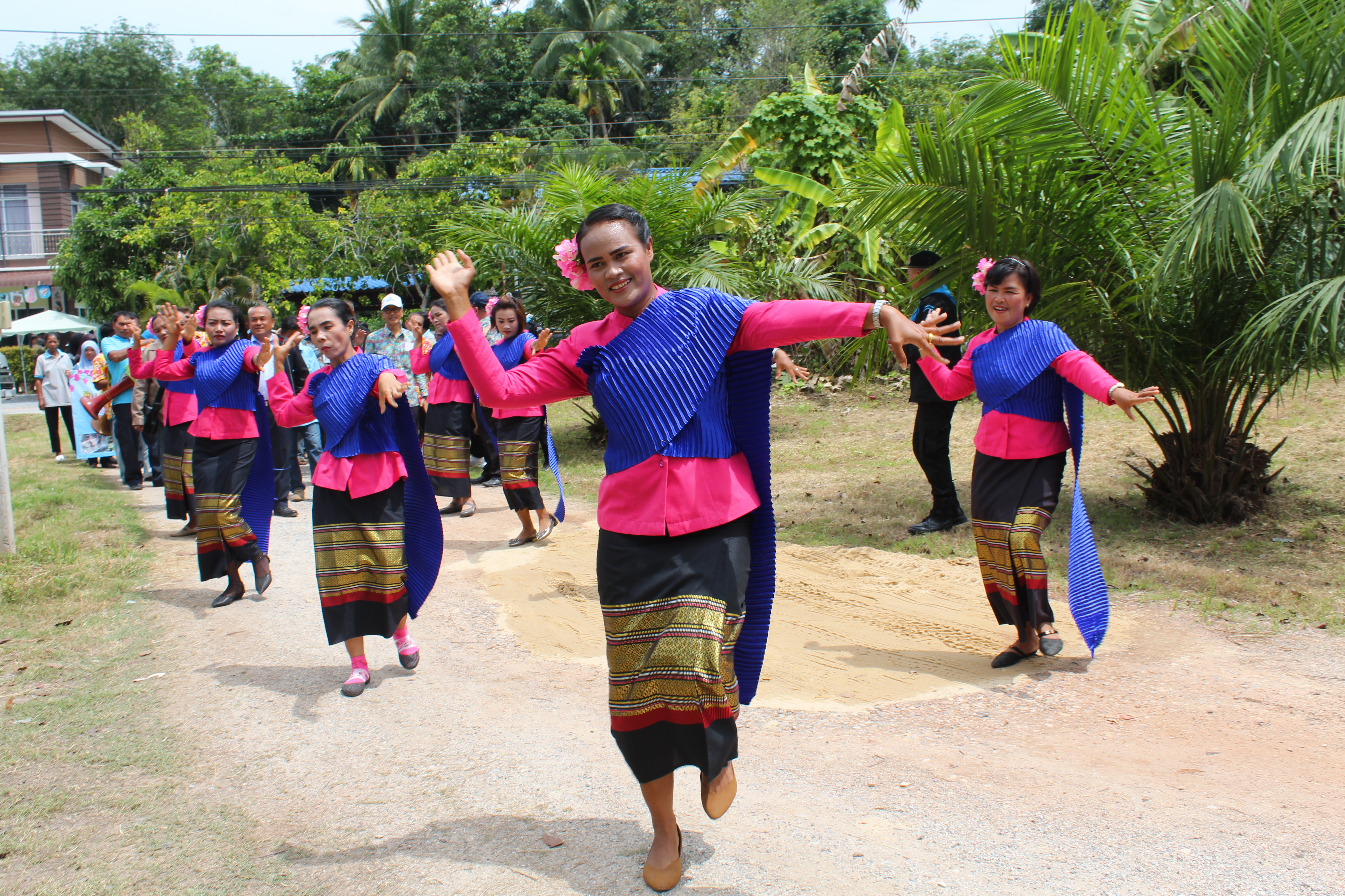 พช.ปัตตานี ลงพื้นที่ อ.โคกโพธิ์ เพื่อตรวจเยี่ยมผลการดำเนินงานฯ และคัดสรรพื้นที่เป้าหมายฯ ดีเด่น ปี 2561
