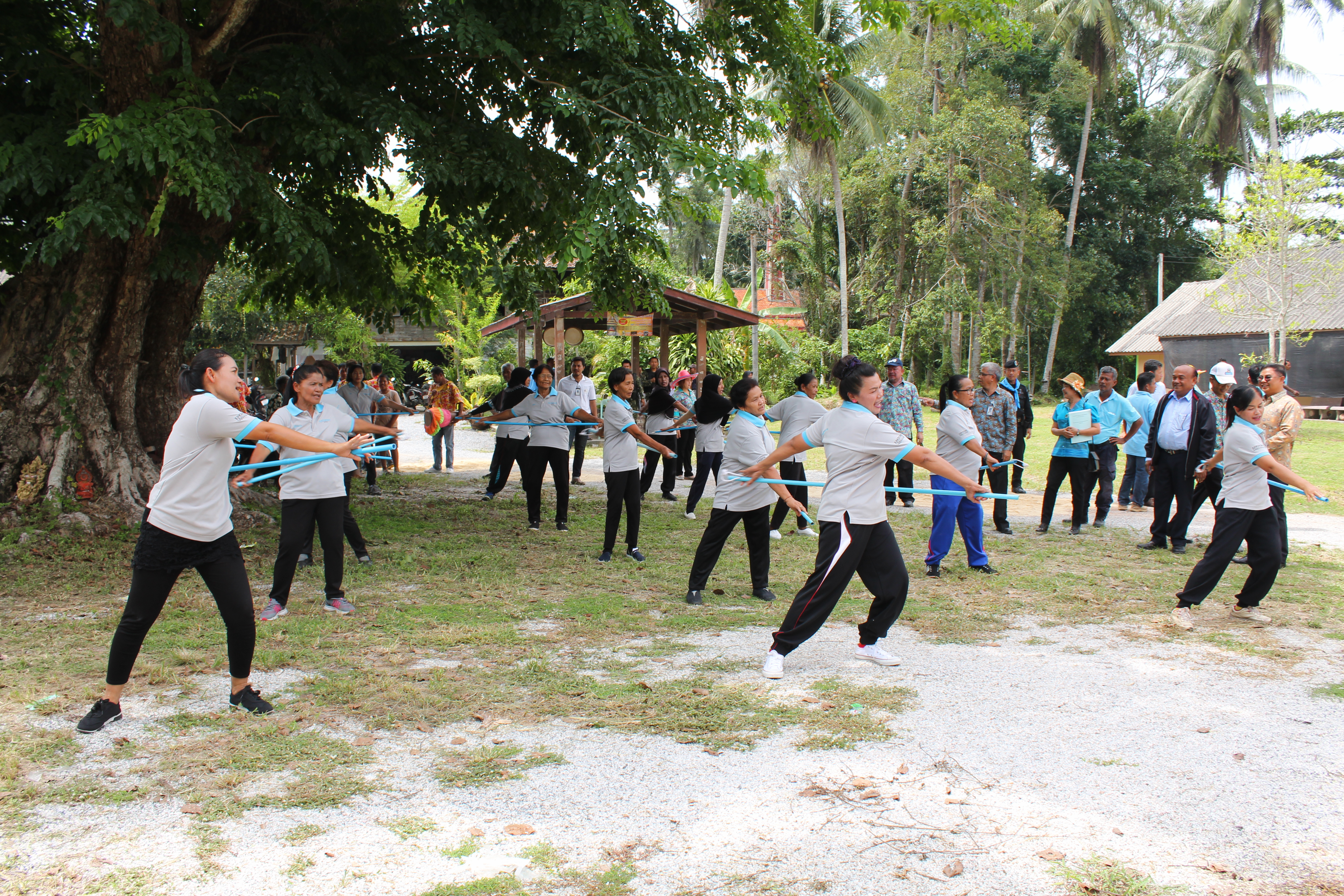 พช.ปัตตานี ลงพื้นที่ อ.โคกโพธิ์ เพื่อตรวจเยี่ยมผลการดำเนินงานฯ และคัดสรรพื้นที่เป้าหมายฯ ดีเด่น ปี 2561