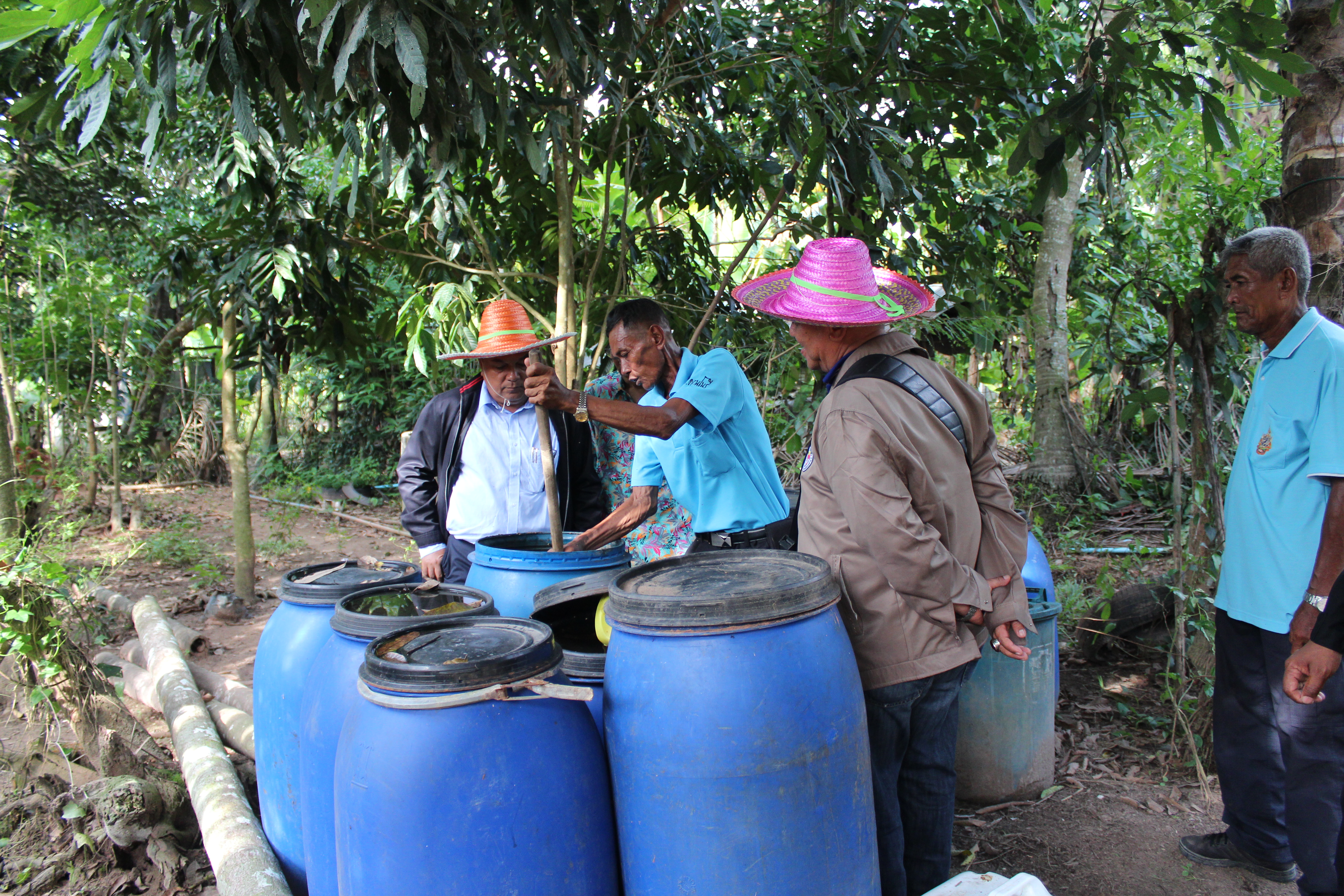 พช.ปัตตานี ลงพื้นที่ อ.โคกโพธิ์ เพื่อตรวจเยี่ยมผลการดำเนินงานฯ และคัดสรรพื้นที่เป้าหมายฯ ดีเด่น ปี 2561