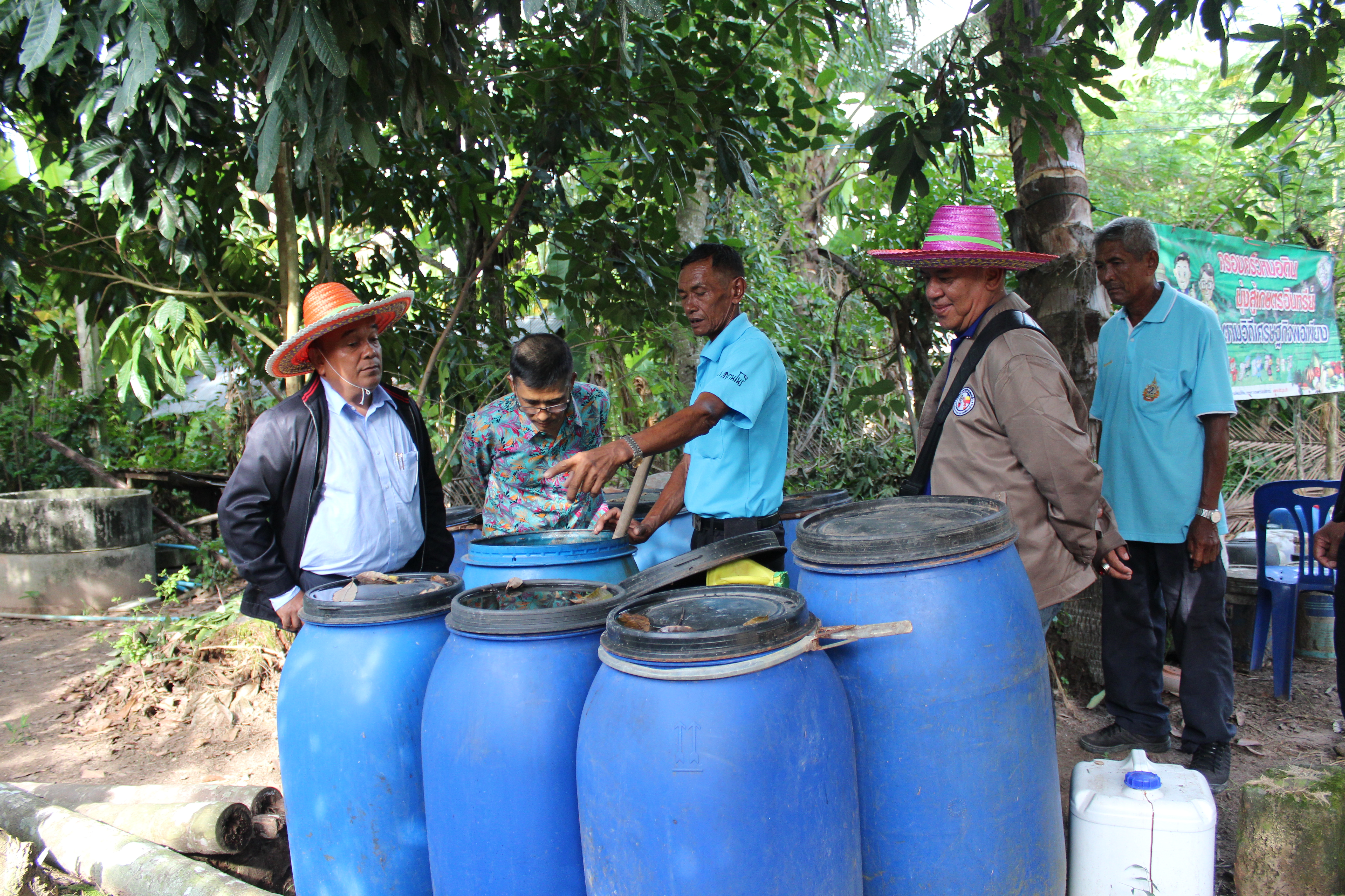 พช.ปัตตานี ลงพื้นที่ อ.โคกโพธิ์ เพื่อตรวจเยี่ยมผลการดำเนินงานฯ และคัดสรรพื้นที่เป้าหมายฯ ดีเด่น ปี 2561