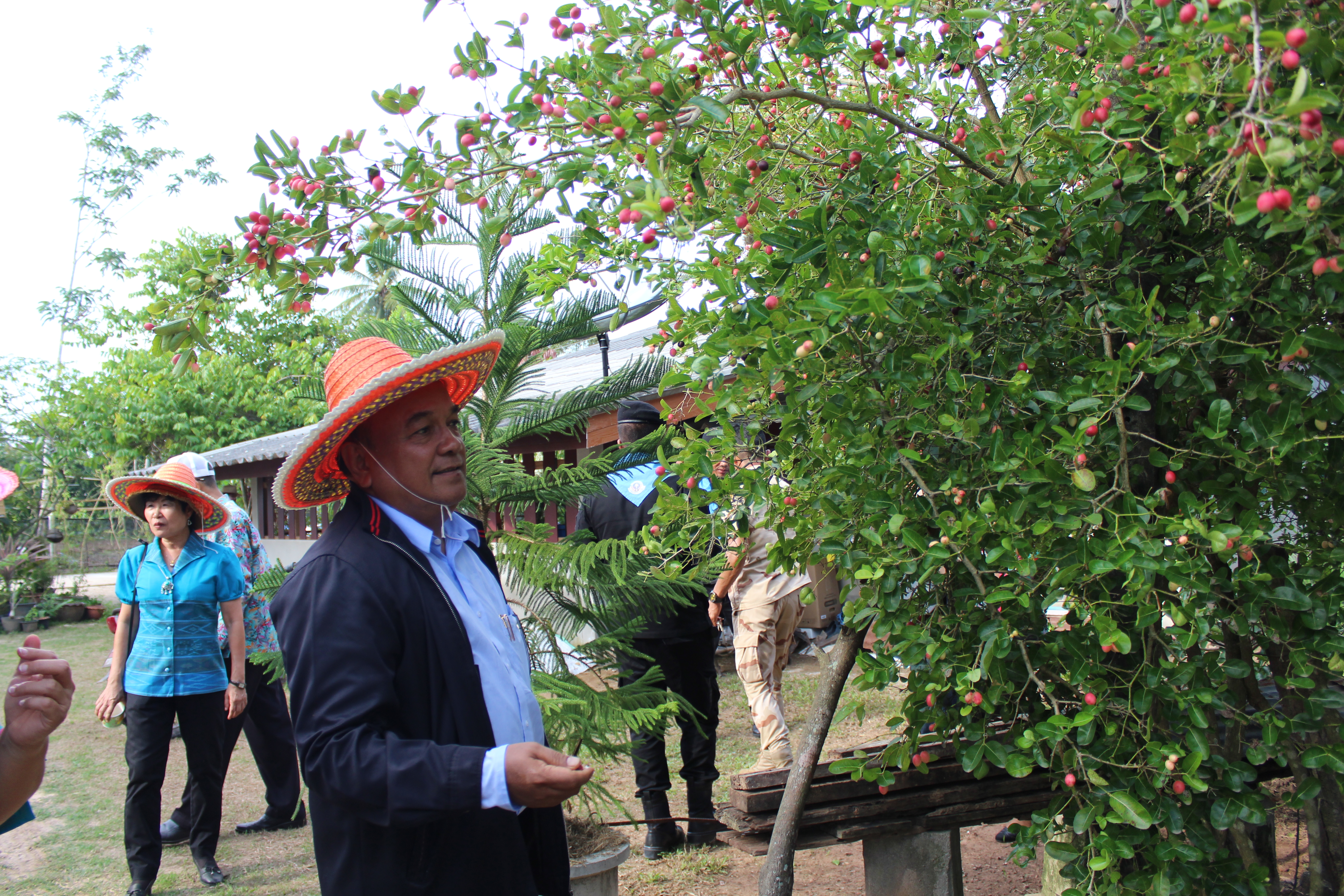 พช.ปัตตานี ลงพื้นที่ อ.โคกโพธิ์ เพื่อตรวจเยี่ยมผลการดำเนินงานฯ และคัดสรรพื้นที่เป้าหมายฯ ดีเด่น ปี 2561