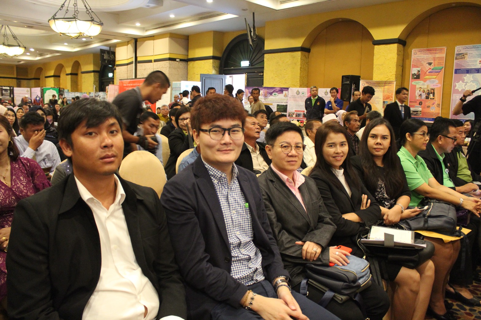 พช.ปัตตานี เข้าร่วมเวทีสานพลังประชารัฐปัตตานีขับเคลื่อนเศรษฐกิจและสังคม ภายใต้หัวข้อ “พลังวิจัยและนวัตกรรม นำเศรษฐกิจยุคใหม่สู่ภาคใต้ชายแดน”