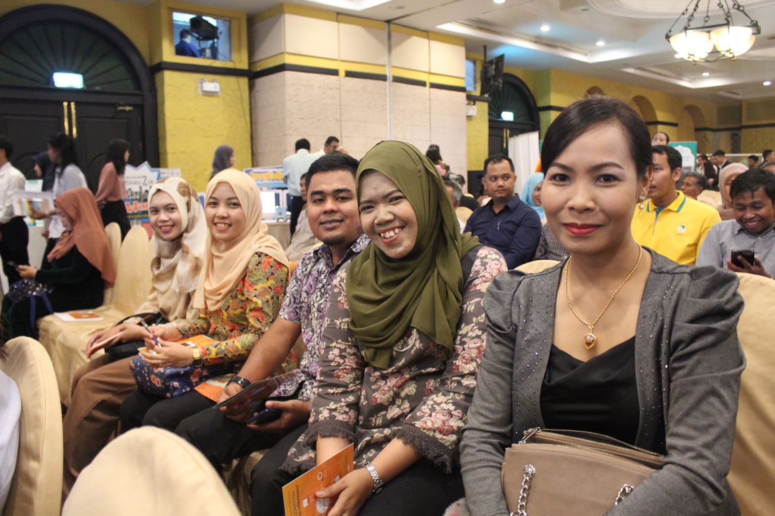 พช.ปัตตานี เข้าร่วมเวทีสานพลังประชารัฐปัตตานีขับเคลื่อนเศรษฐกิจและสังคม ภายใต้หัวข้อ “พลังวิจัยและนวัตกรรม นำเศรษฐกิจยุคใหม่สู่ภาคใต้ชายแดน”