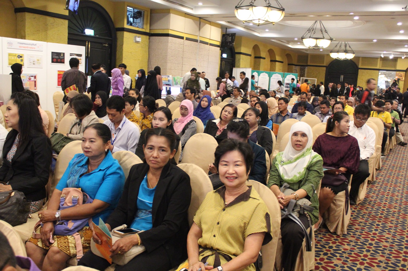 พช.ปัตตานี เข้าร่วมเวทีสานพลังประชารัฐปัตตานีขับเคลื่อนเศรษฐกิจและสังคม ภายใต้หัวข้อ “พลังวิจัยและนวัตกรรม นำเศรษฐกิจยุคใหม่สู่ภาคใต้ชายแดน”